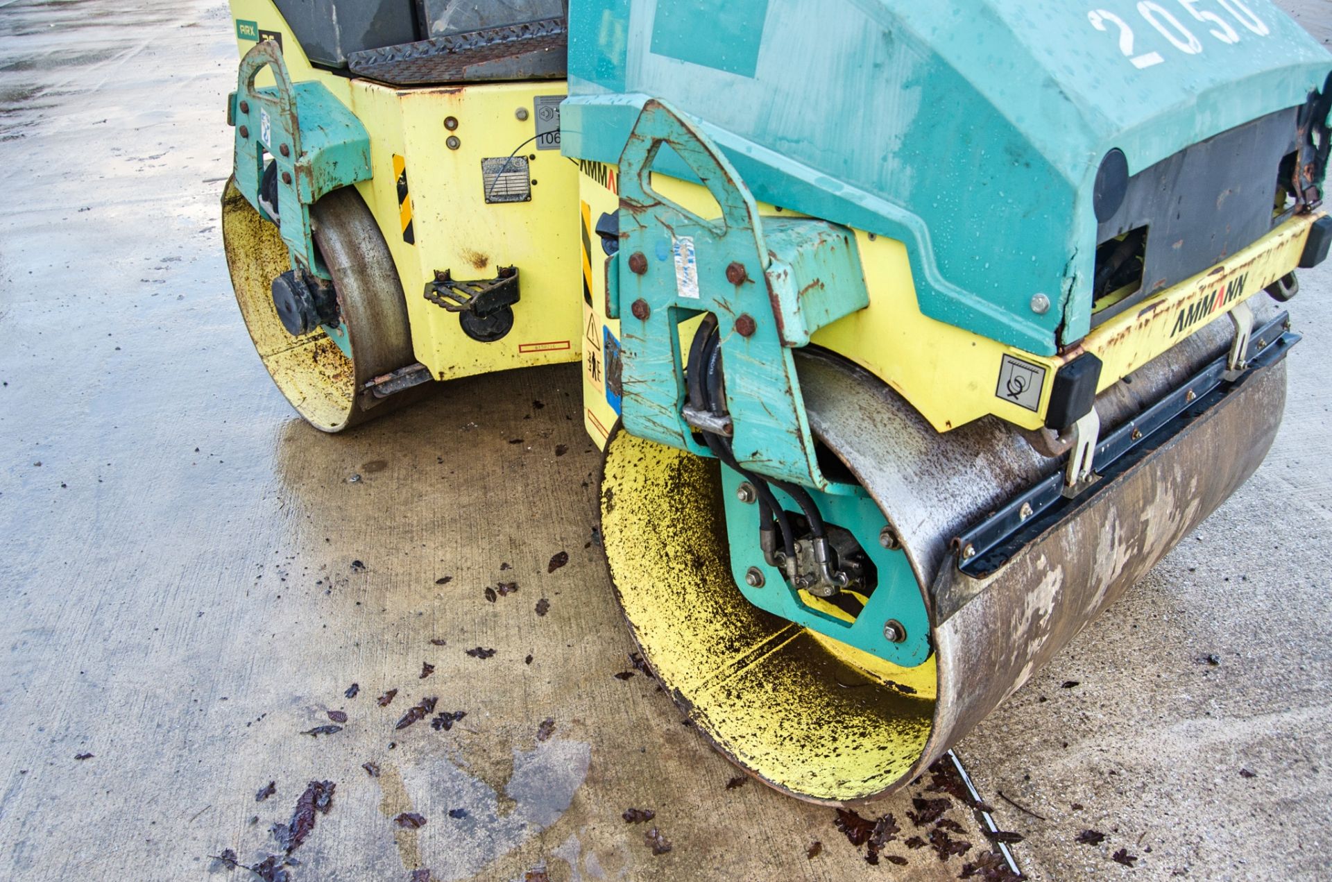 Ammann ARX26 double drum ride on roller Year: 2015 S/N: 6150216 Recorded Hours: 1125 2050 - Image 9 of 20