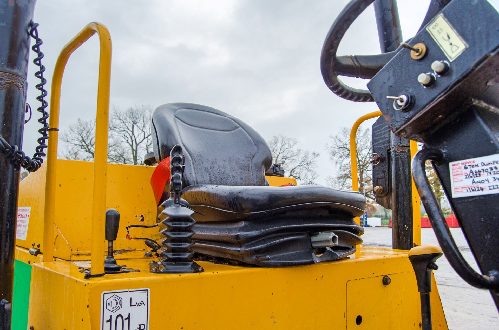 JCB 6 tonne swivel skip dumper Year: 2015 S/N: EFFRL8181 Recorded Hours: 1802 c/w V5 certificate - Image 16 of 23