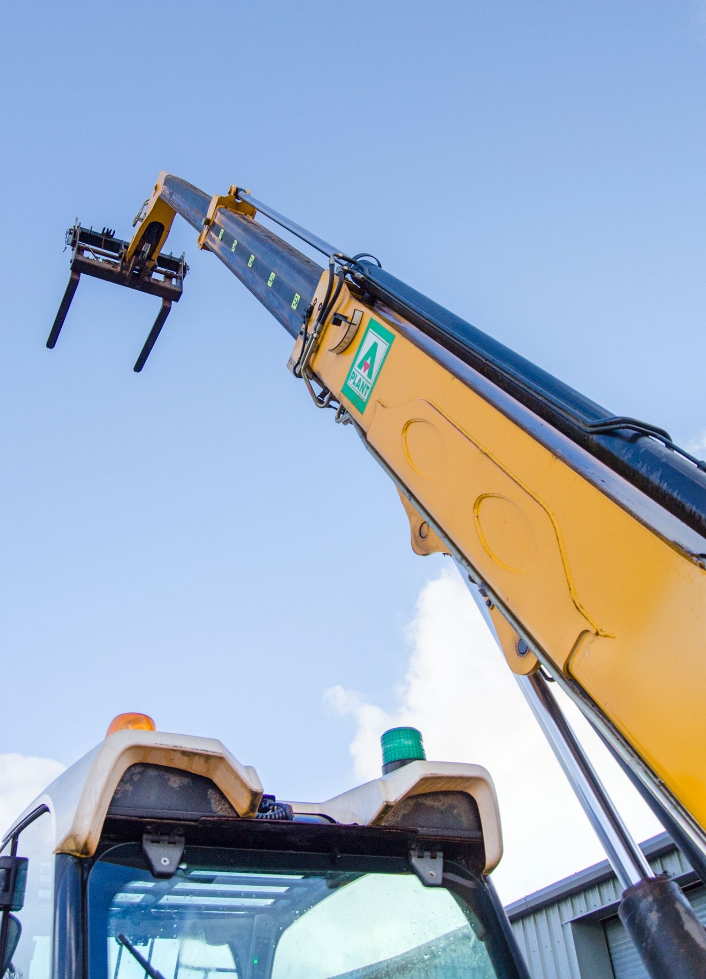 JCB 535-95 T4i IIIB 9.5 metre telescopic handler Year: 2016 S/N: 2461328 Recorded Hours: 1251 c/w - Image 11 of 26