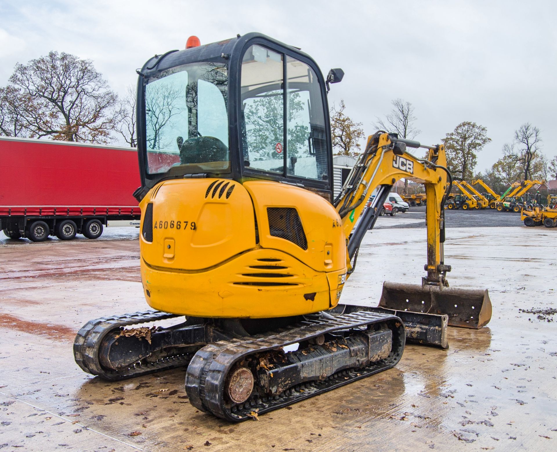 JCB 8025 ZTS 2.5 tonne rubber tracked mini excavator Year: 2013 S/N: 2226866 Recorded Hours: 3768 - Image 3 of 24
