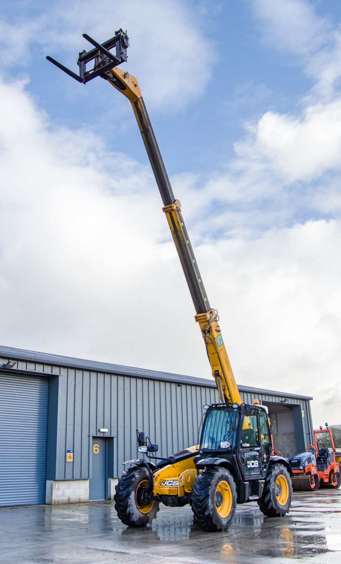 JCB 535-95 T4i IIIB 9.5 metre telescopic handler Year: 2016 S/N: 2461328 Recorded Hours: 1251 c/w - Image 10 of 26