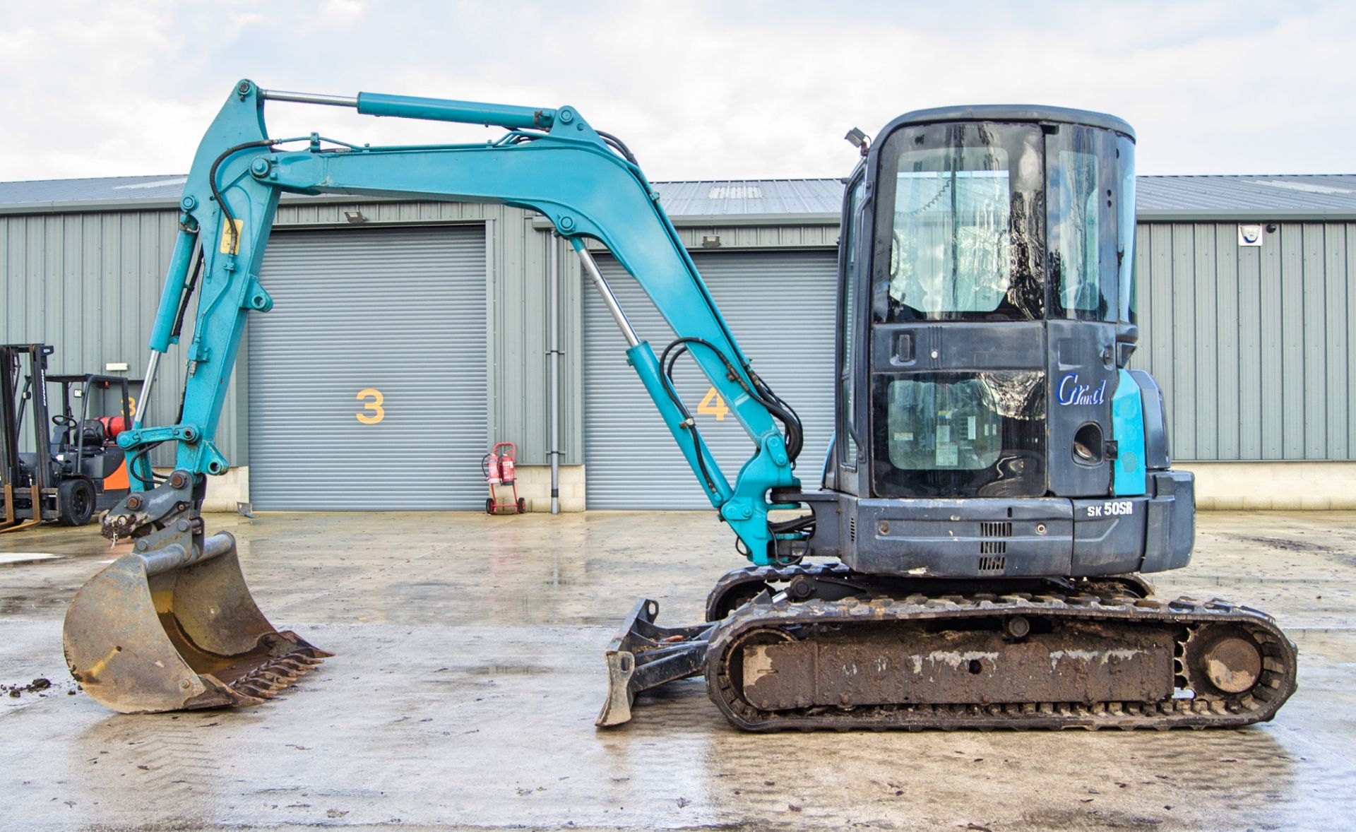 Kobelco SK50SR Grand 5 tonne rubber tracked excavator S/N: PJ06-08238 Recorded Hours: 2279 blade, - Image 7 of 24