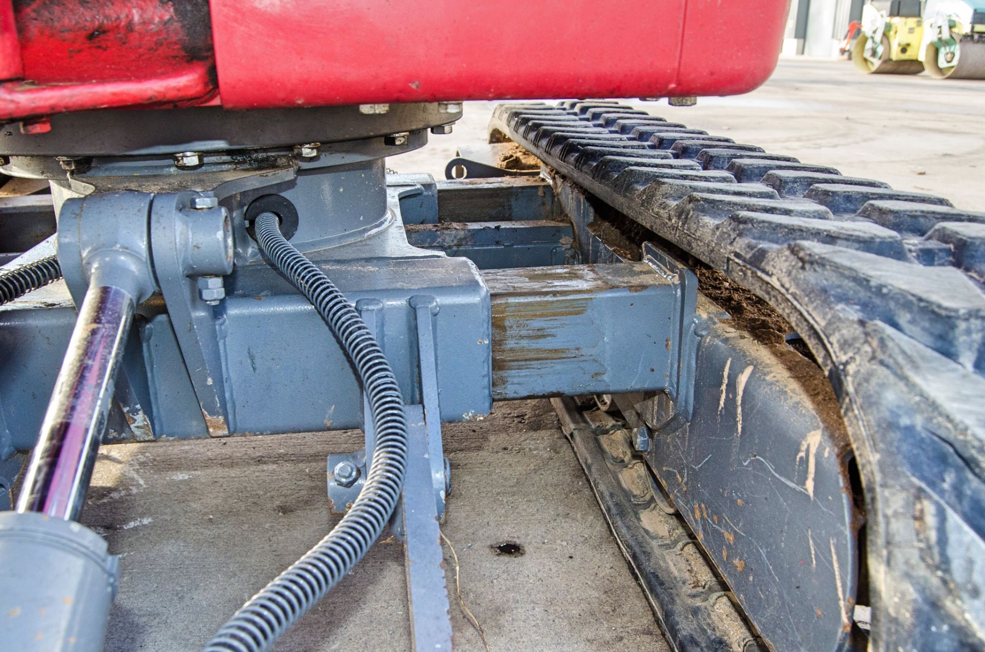 Takeuchi TB210 1.1 tonne rubber tracked micro excavator Year: 2022 S/N: 8698 Recorded Hours: 300 - Image 20 of 29