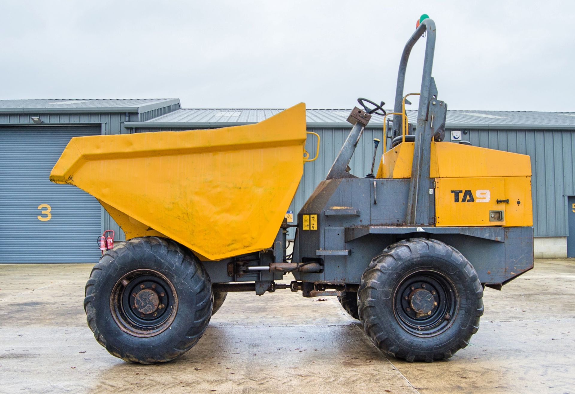 Terex TA9 9 tonne straight skip dumper Year: 2014 S/N: SLBD1DD0EE1PK4947 Recorded Hours: 598 D1718 - Image 7 of 24