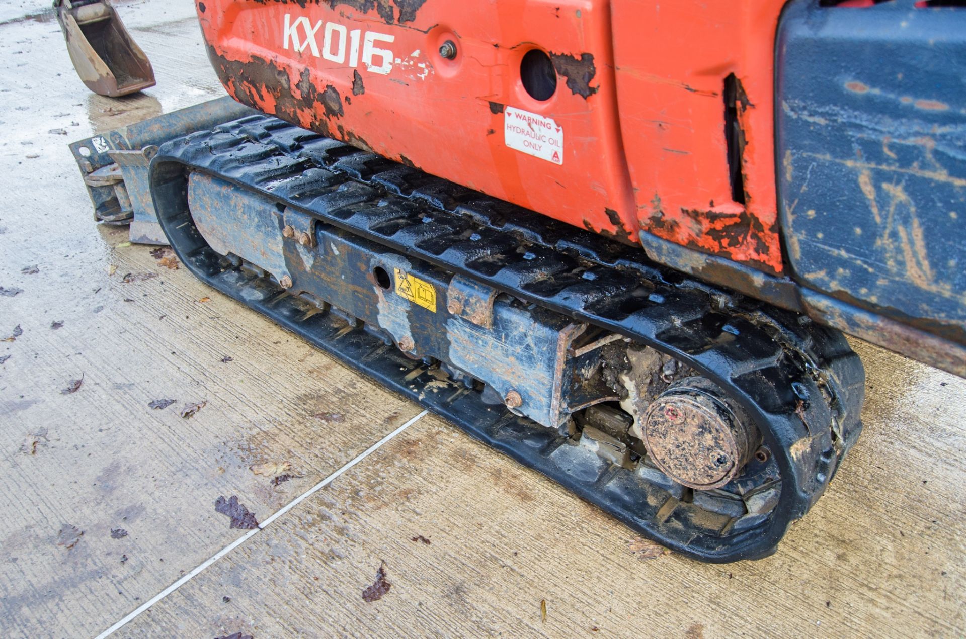 Kubota KX016-4 1.5 tonne rubber tracked mini excavator Year: 2015 S/N: 58861 Recorded Hours: 3280 - Image 11 of 26