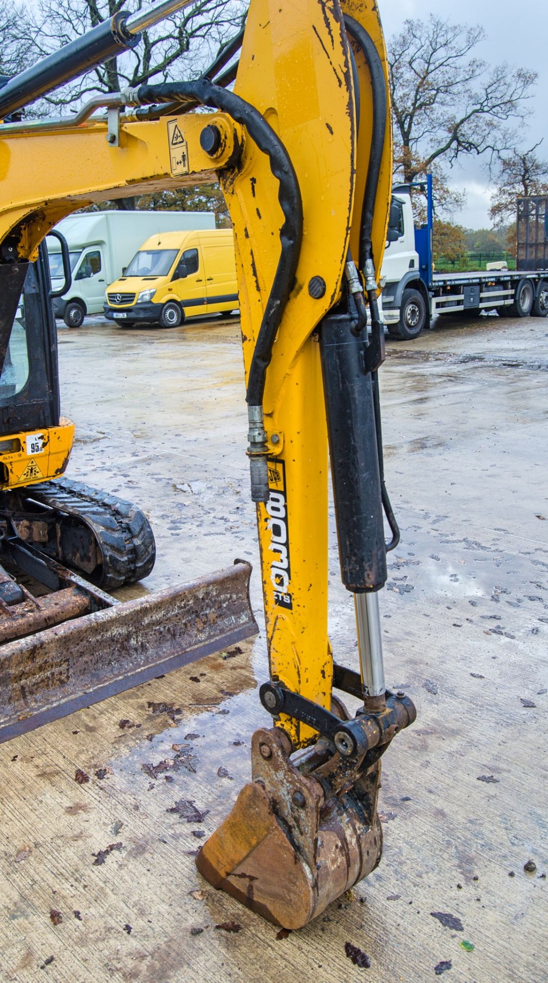 JCB 8030 ZTS 3 tonne rubber tracked mini excavator Year: 2014 S/N: 2432137 Recorded Hours: 3161 - Image 15 of 24