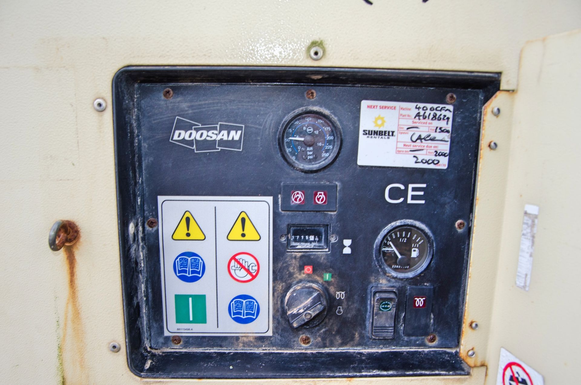 Doosan 7/120 diesel driven fast tow mobile air compressor Year: 2013 S/N: 659477 Recorded Hours: - Image 9 of 11