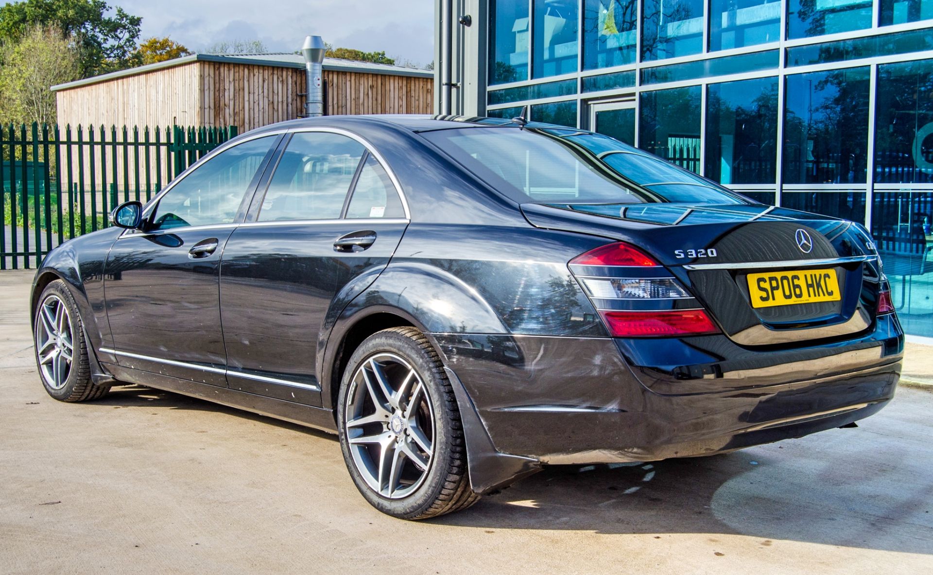 Mercedes Benz S320 CDi 2987cc diesel V6 automatic 4 door saloon car Registration Number: SP06 HKC - Image 3 of 43