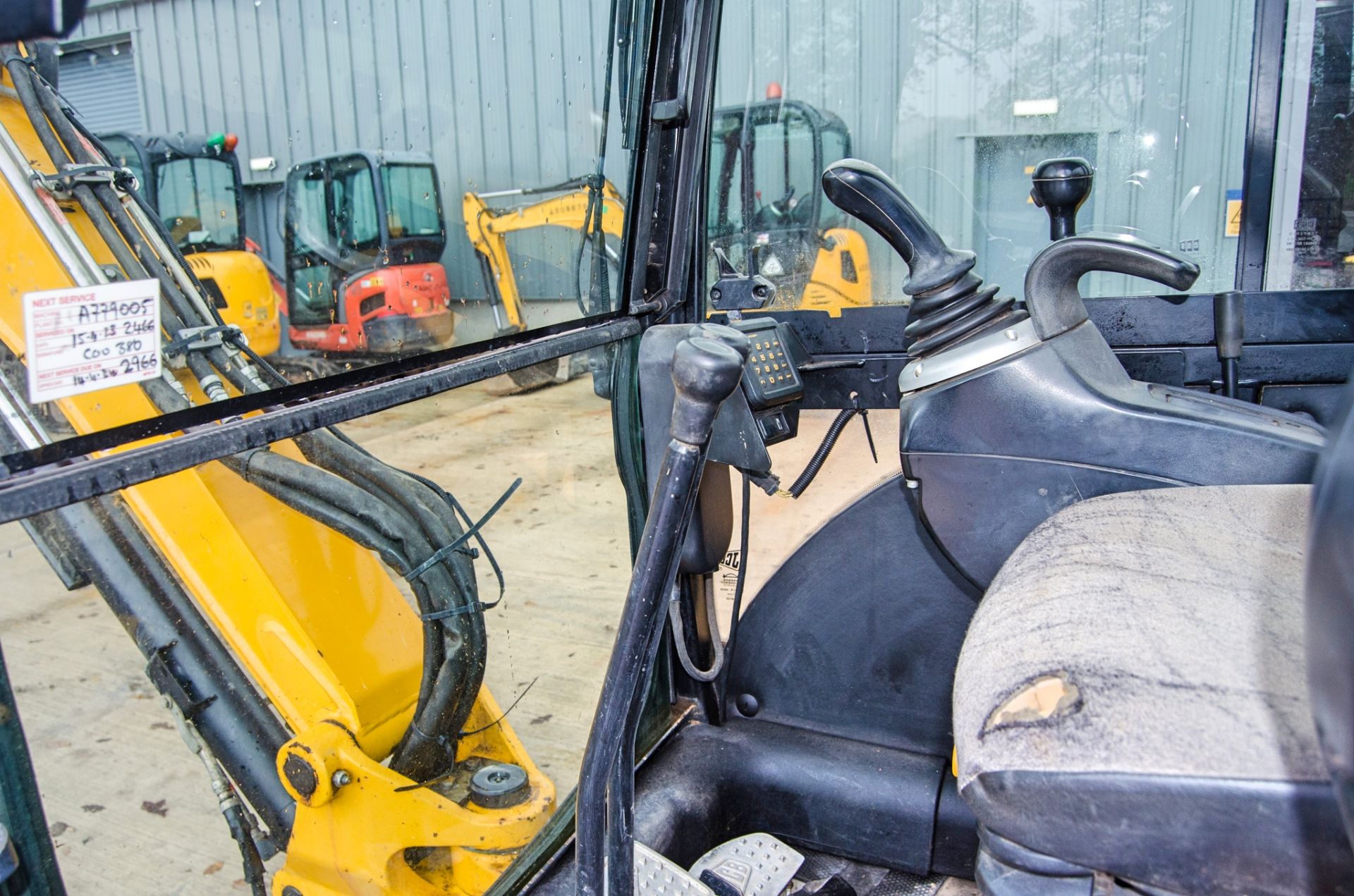 JCB 8025 ZTS 2.5 tonne rubber tracked mini excavator Year: 2017 S/N: 2227776 Recorded Hours: 2543 - Image 19 of 23