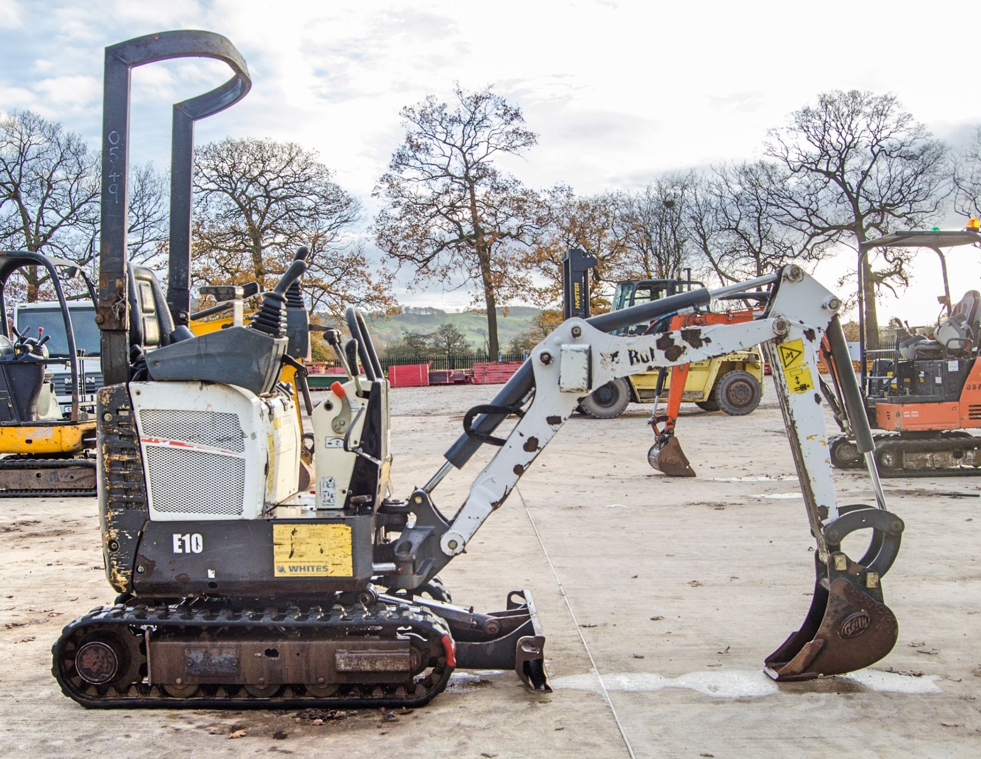 Bobcat E10 1 tonne rubber tracked mini excavator Year: 2016 S/N: P14581 Recorded Hours: 2429 - Image 8 of 26
