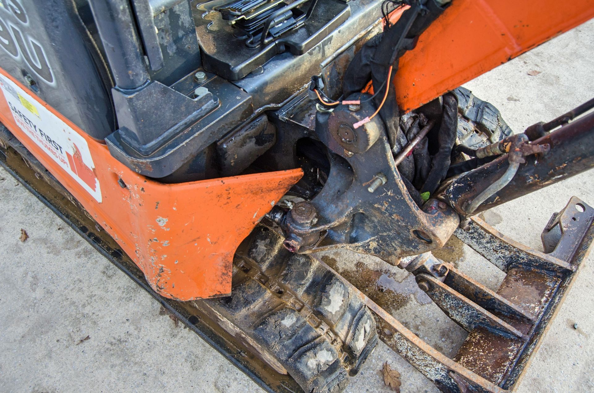 Hitachi Zaxis 19U 1.9 tonne rubber tracked mini excavator Year: 2017 S/N: P00031783 Recorded - Image 18 of 25