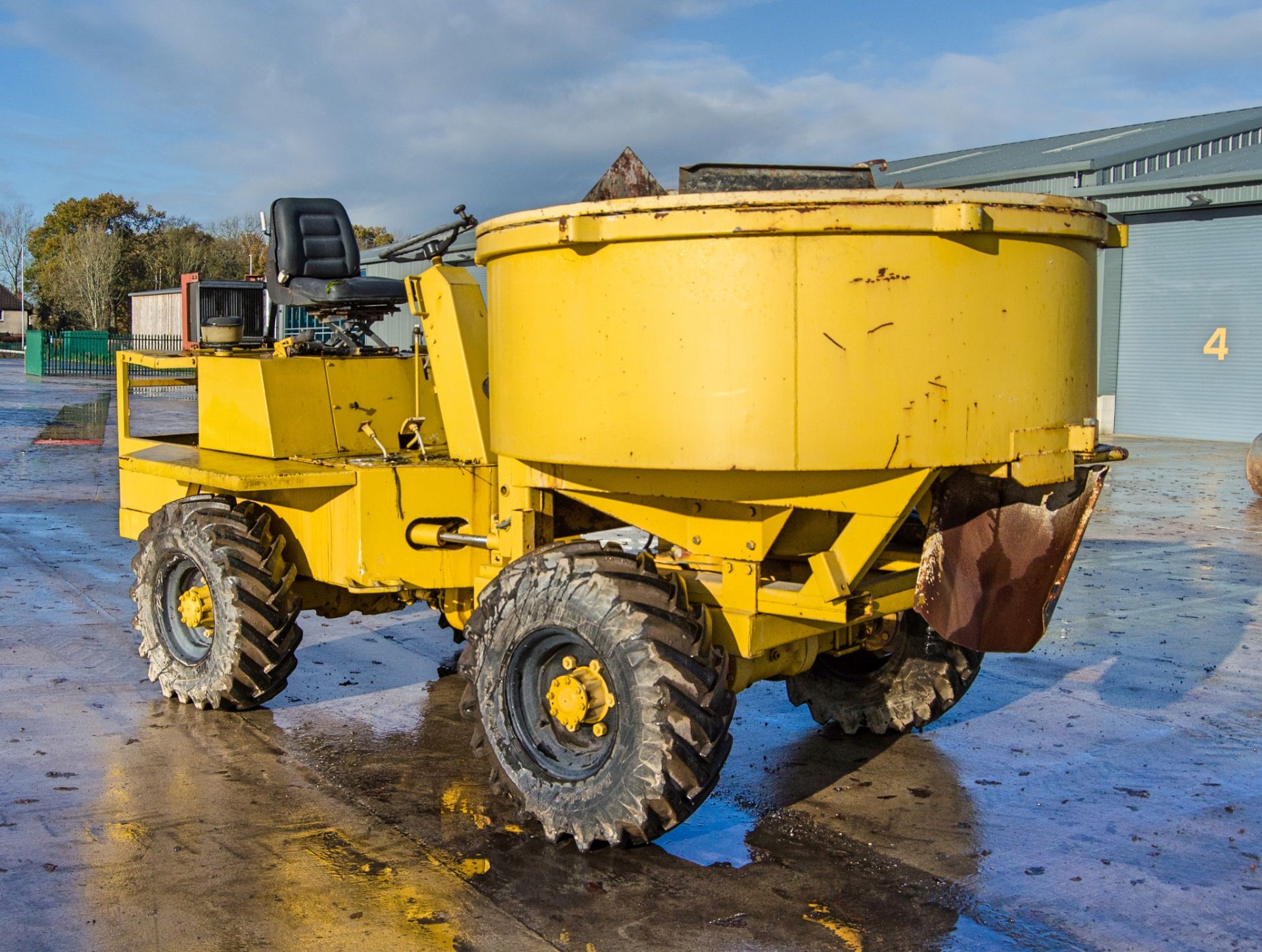 Mobile hydraulic pan mixer converted from a 3 tonne dumper - Image 2 of 19