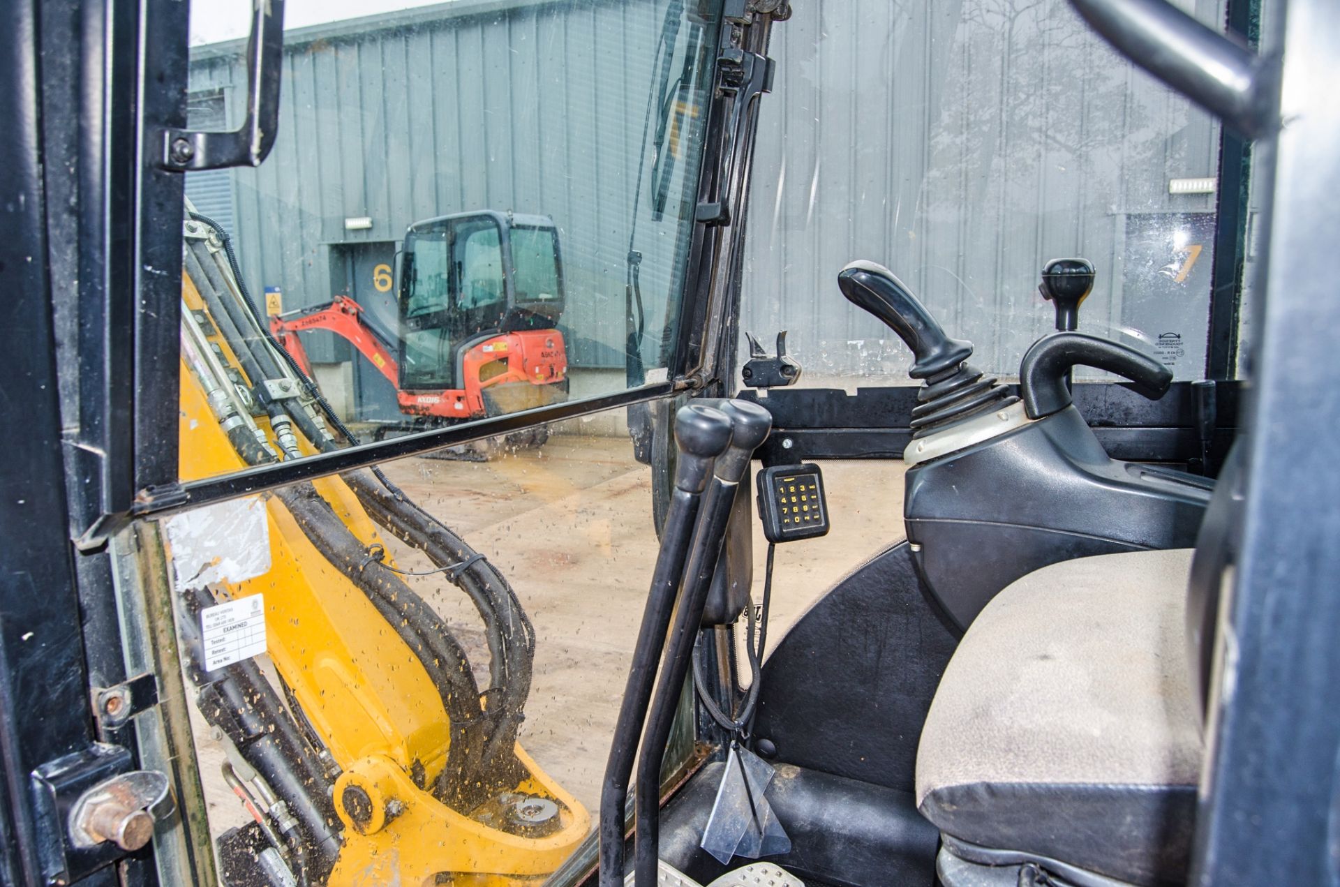 JCB 8030 ZTS 3 tonne rubber tracked mini excavator Year: 2014 S/N: 2432137 Recorded Hours: 3161 - Image 19 of 24