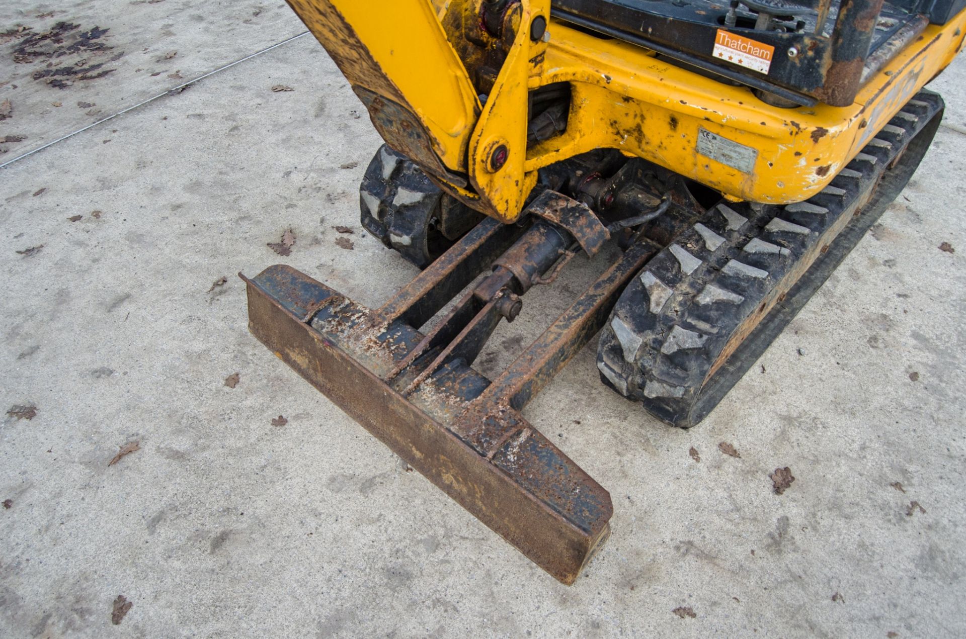 JCB 8016 1.5 tonne rubber tracked mini excavator Year: 2017 S/N: 2072019 Recorded Hours: 1796 blade, - Image 13 of 24