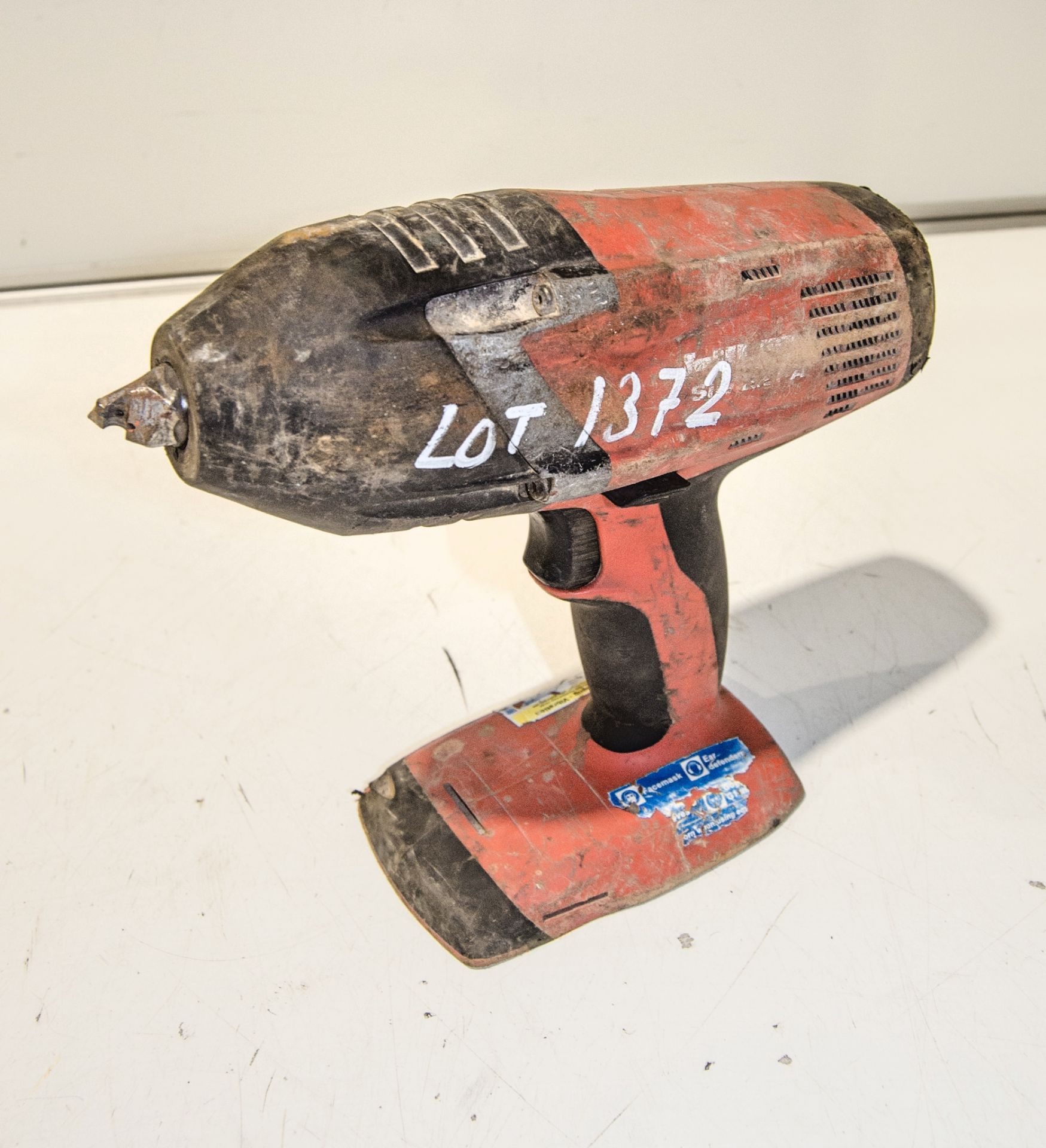 Hilti SIW 22T-A 22v cordless 1/2 inch drive impact gun ** No charger, no battery and drive broken **