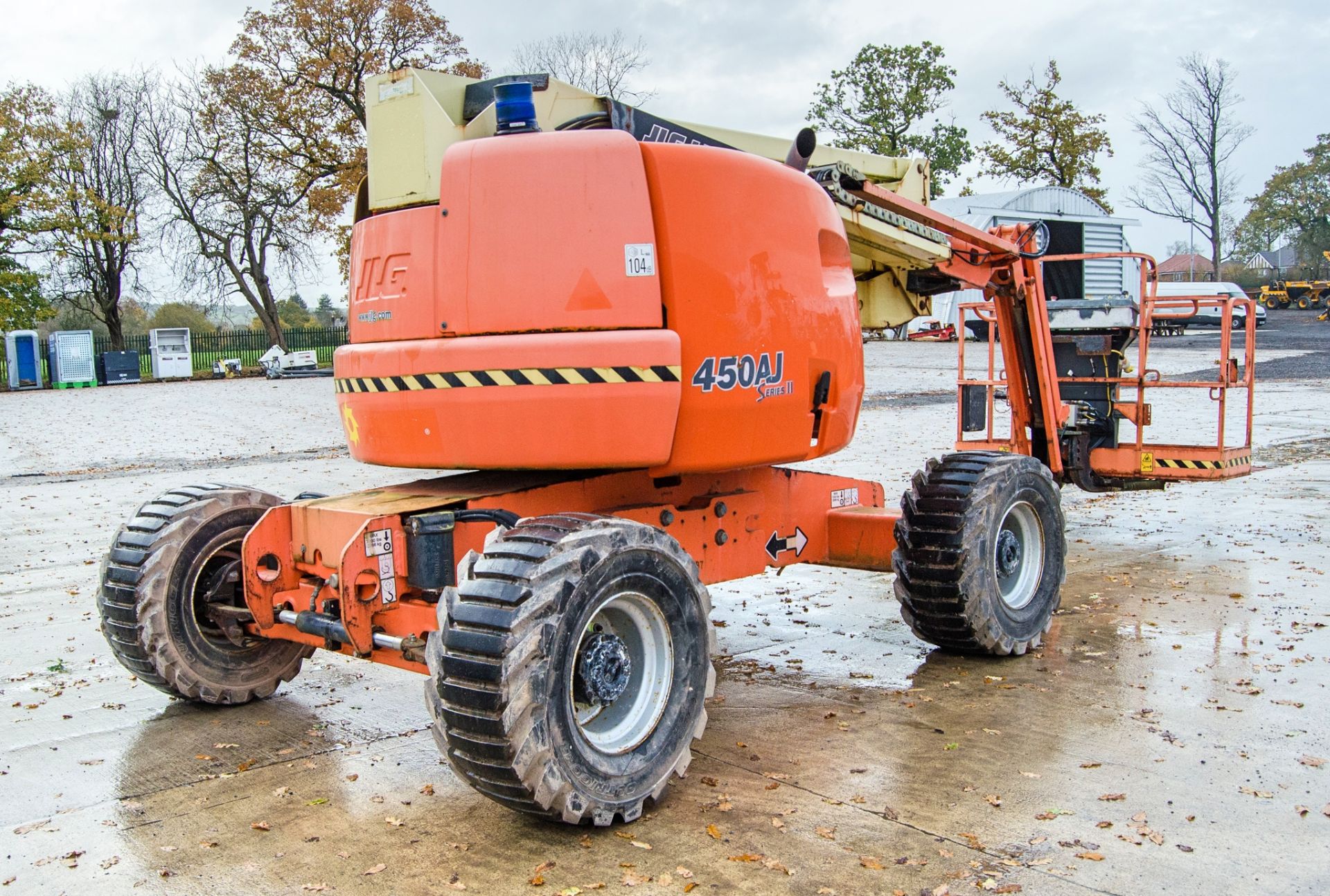 JLG 450AJ Series II diesel/electric articulated boom lift access platform Year: 2015 S/N: E300002771 - Image 3 of 21