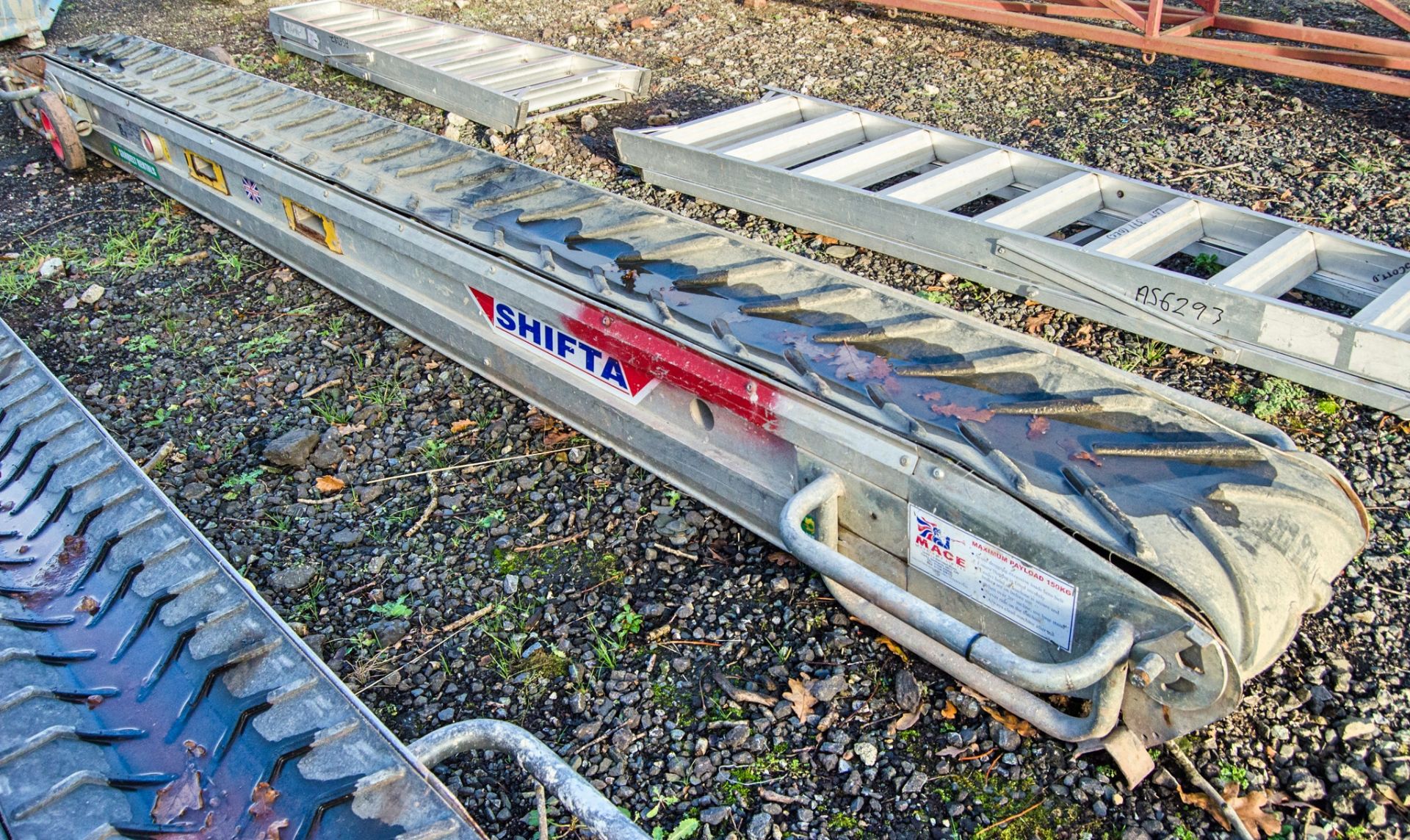 Mace Shifta 110v belt conveyor A672674 - Image 2 of 2