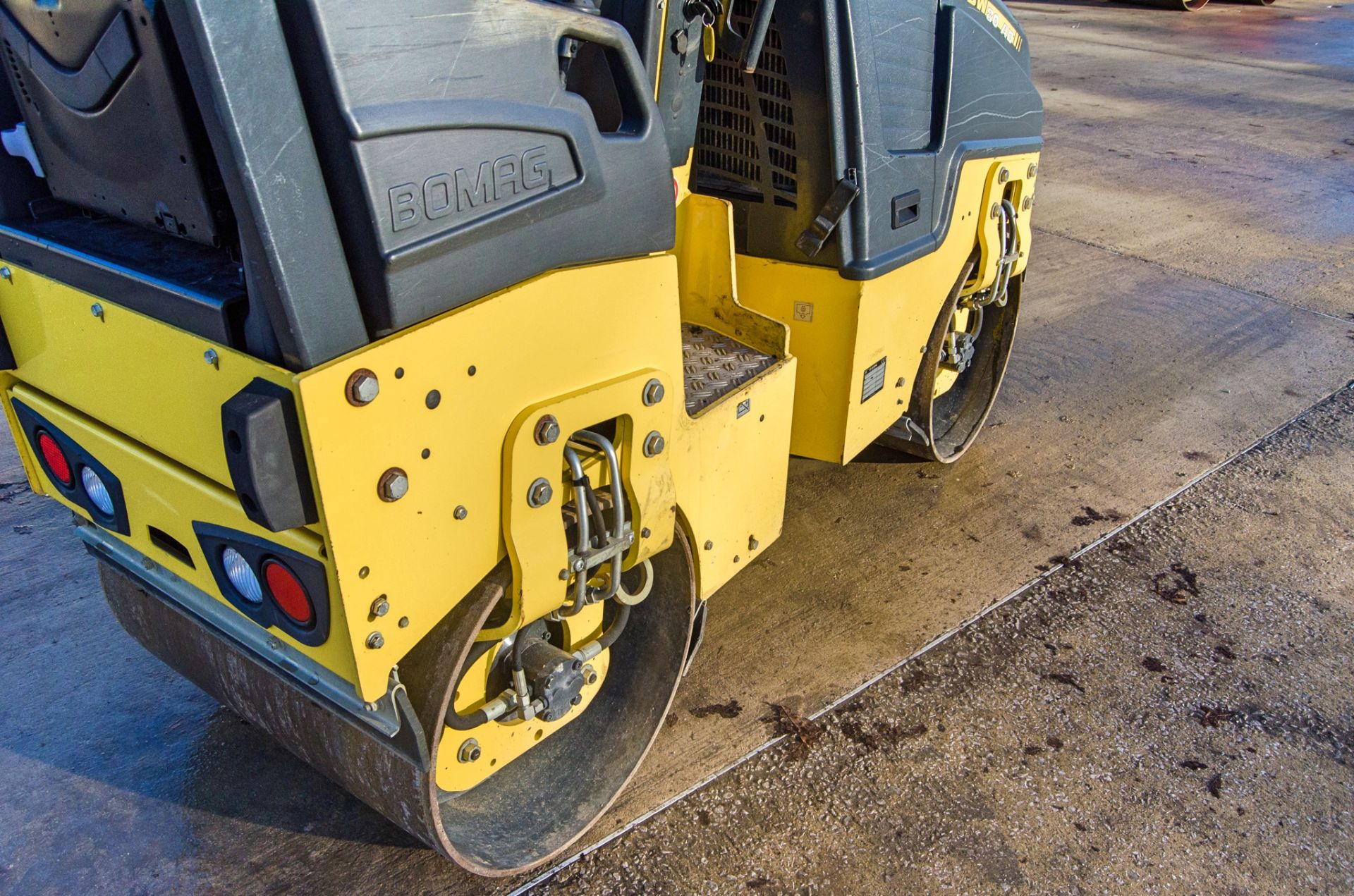 Bomag BW80 AD-5 double drum ride on roller Year: 2018 S/N: 2091011 Recorded Hours: 426 - Image 12 of 21