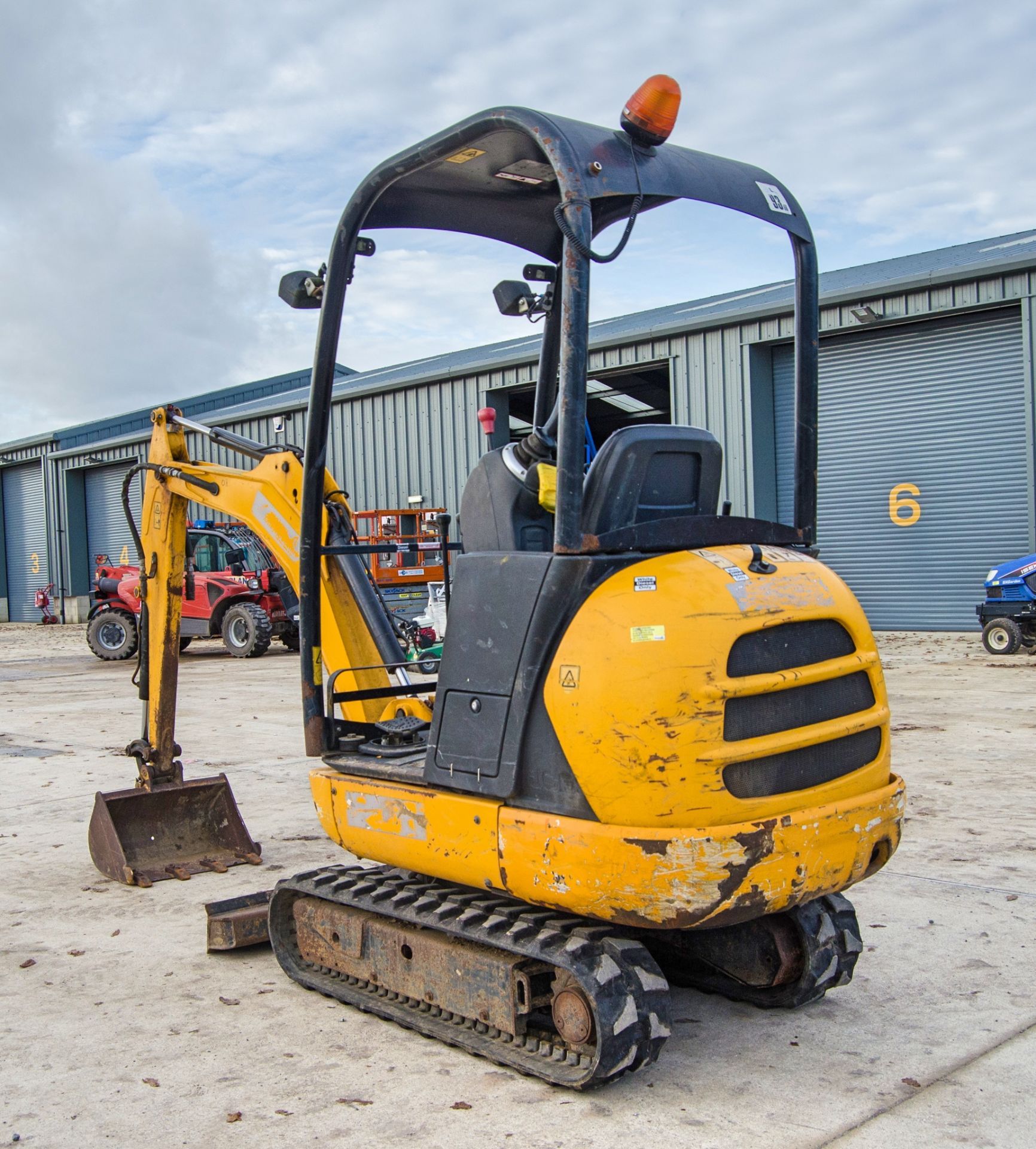 JCB 8016 1.5 tonne rubber tracked mini excavator Year: 2017 S/N: 2072019 Recorded Hours: 1796 blade, - Image 4 of 24