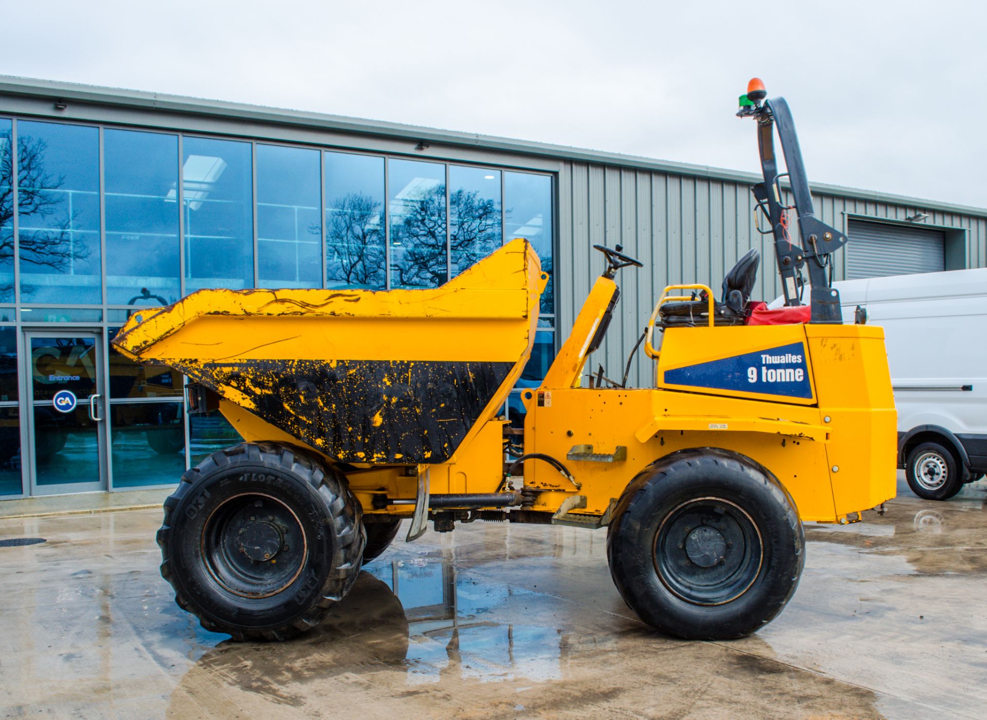 Thwaites 9 tonne straight skip dumper  Year: 2018 S/N: 806E3954 Recorded Hours: 2039 c/w V5 SD495 - Image 8 of 21