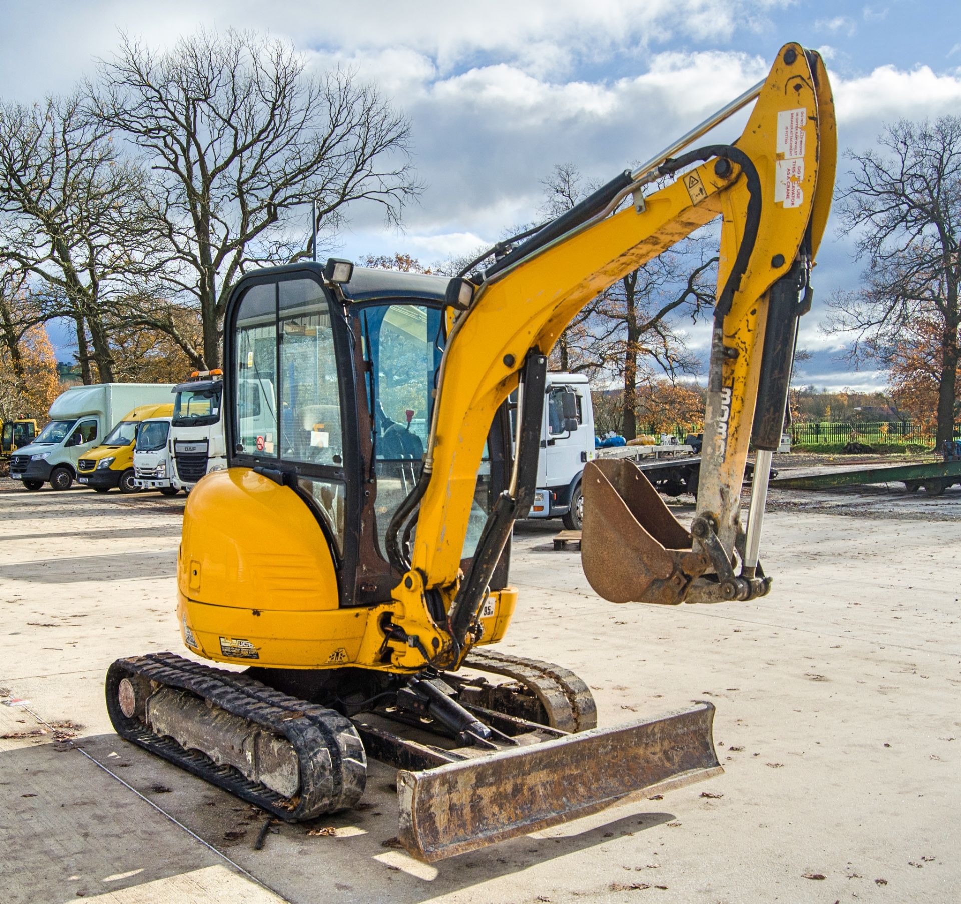 JCB 8030 ZTS 3 tonne rubber tracked mini excavator Year: 2015 S/N: 2432319 Recorded Hours: 3205 - Image 2 of 27