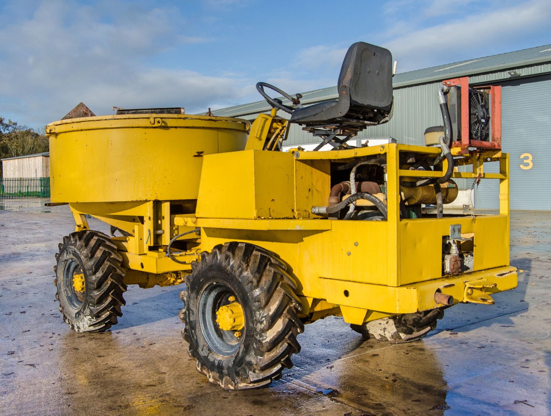 Mobile hydraulic pan mixer converted from a 3 tonne dumper - Image 3 of 19