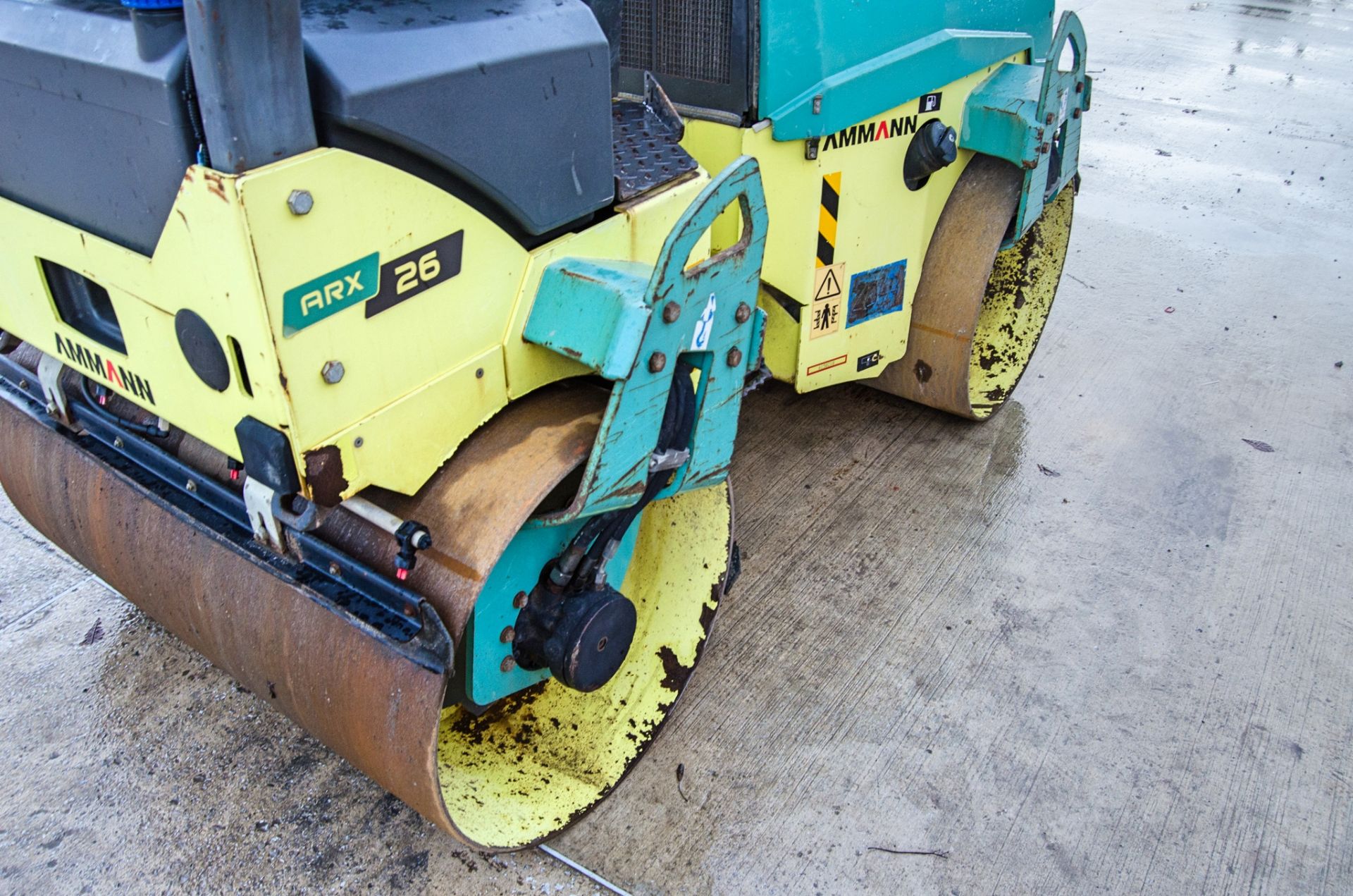 Ammann ARX26 double drum ride on roller Year: 2015 S/N: 6150218 Recorded Hours: Not displayed 2049 - Image 9 of 19