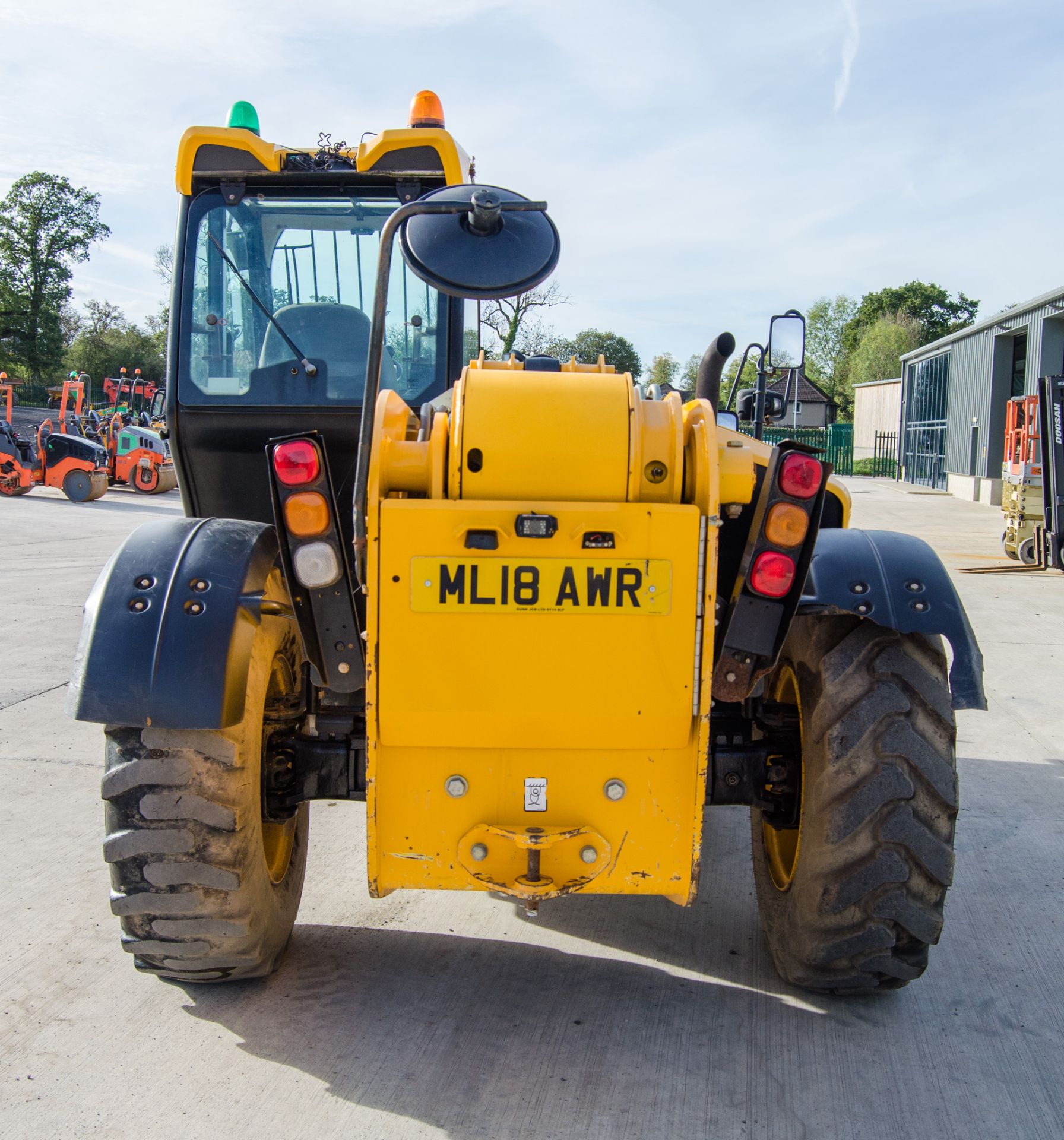 JCB 535-125 Hi-Viz T4 IV 12.5 metre telescopic handler Year: 2018 S/N: 2725276 Recorded Hours: - Image 6 of 26