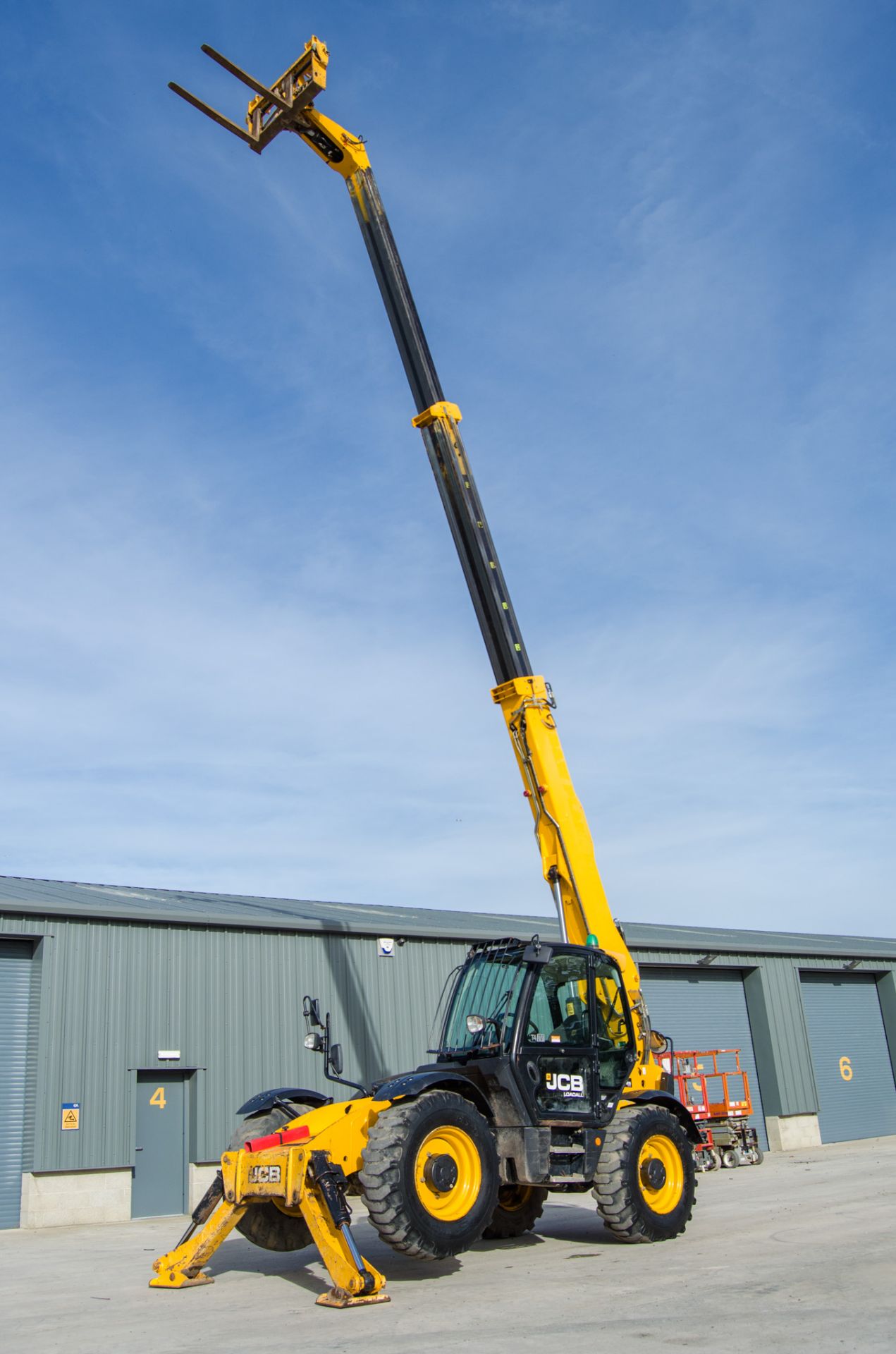 JCB 535-125 Hi-Viz T4 IV 12.5 metre telescopic handler Year: 2018 S/N: 2725276 Recorded Hours: - Image 9 of 26