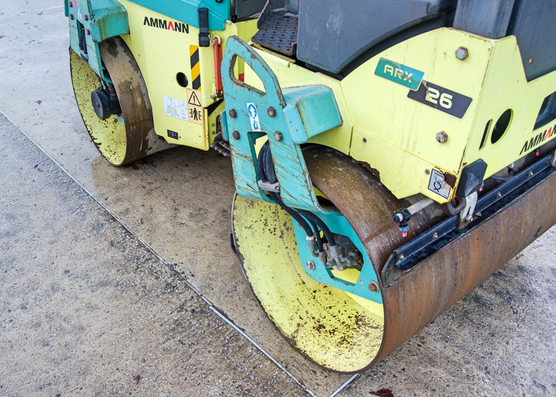 Ammann ARX26 double drum ride on roller Year: 2015 S/N: 6150218 Recorded Hours: Not displayed 2049 - Image 10 of 19