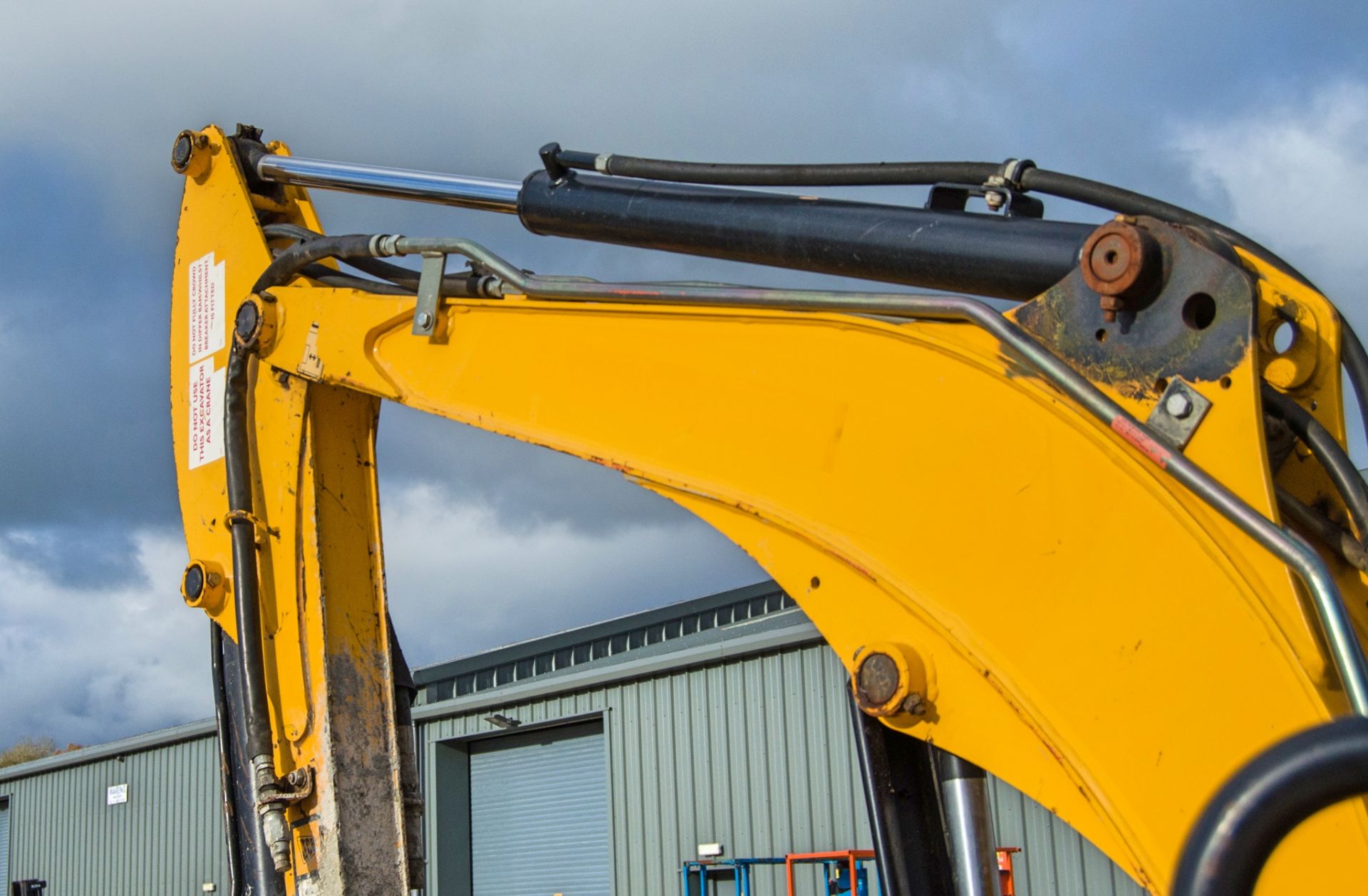 JCB 8030 ZTS 3 tonne rubber tracked mini excavator Year: 2015 S/N: 2432319 Recorded Hours: 3205 - Image 16 of 27