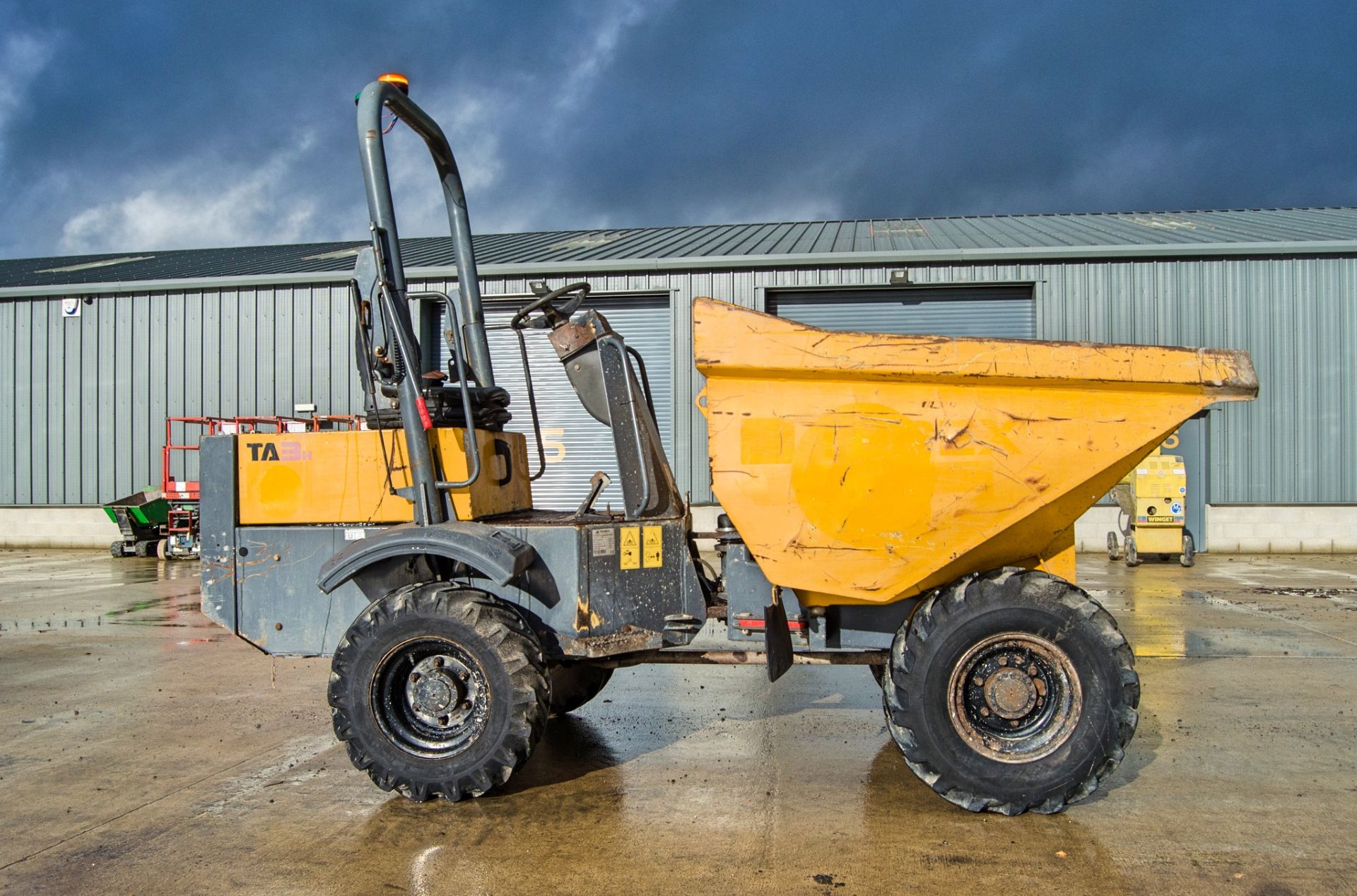 Terex TA3H 3 tonne straight skip dumper Year: 2015 S/N: FF1PC6648 Recorded Hours: 1892 Hydrostatic - Image 8 of 23