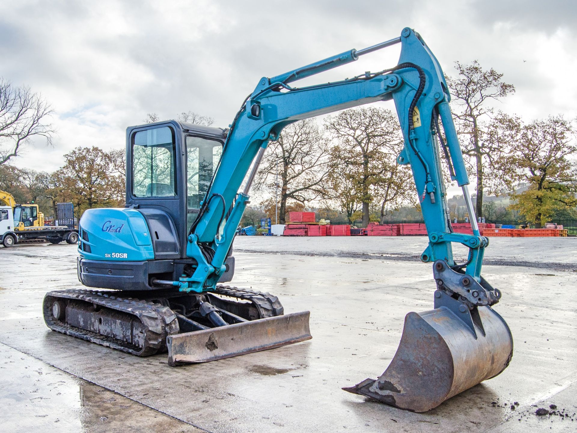 Kobelco SK50SR Grand 5 tonne rubber tracked excavator S/N: PJ06-08238 Recorded Hours: 2279 blade, - Image 2 of 24