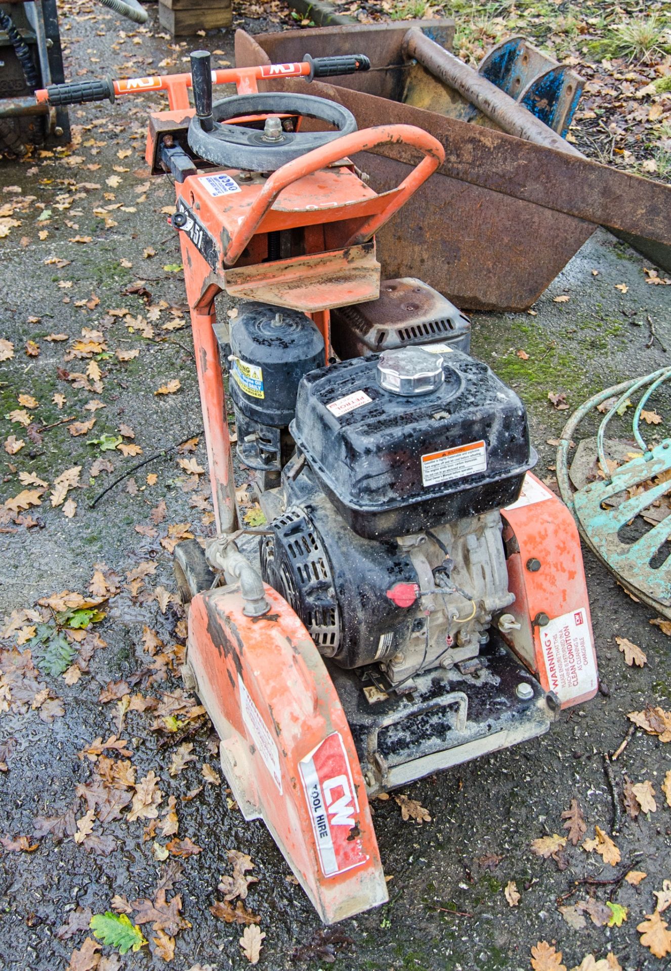 Clipper CS451 petrol driven road saw ** Pull cord loose ** E326970