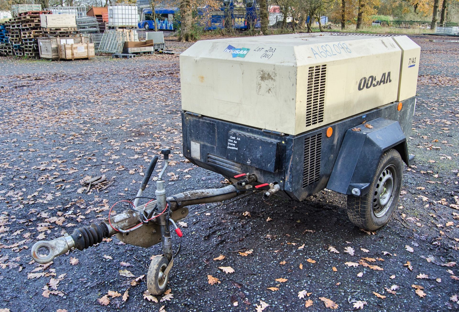 Doosan 7/41 diesel driven fast tow mobile air compressor Year: 2015 S/N: 433791 Recorded Hours:
