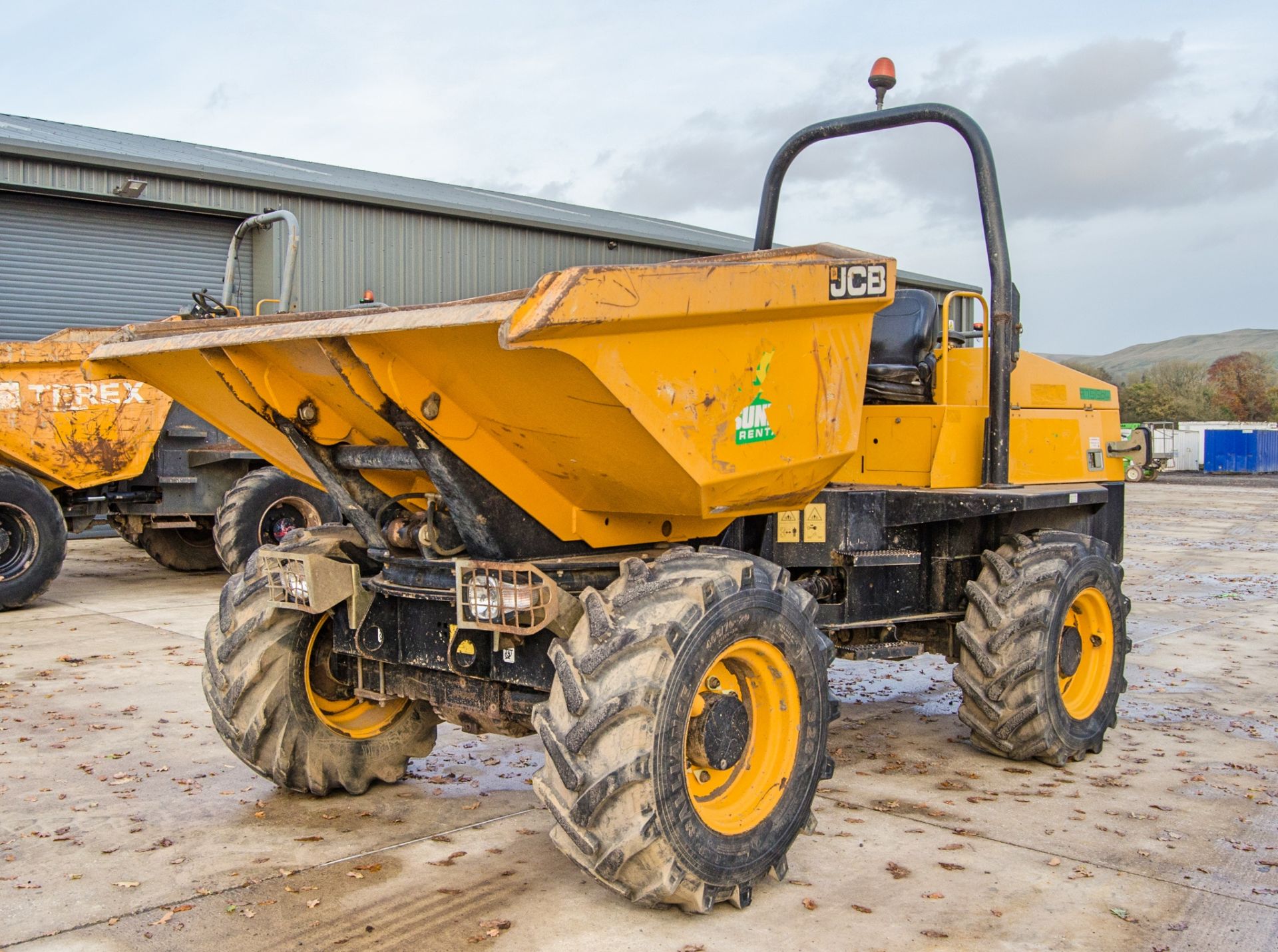 JCB 6 tonne swivel skip dumper Year: 2016 S/N: GGRL0990 Recorded Hours: 1261 A751564