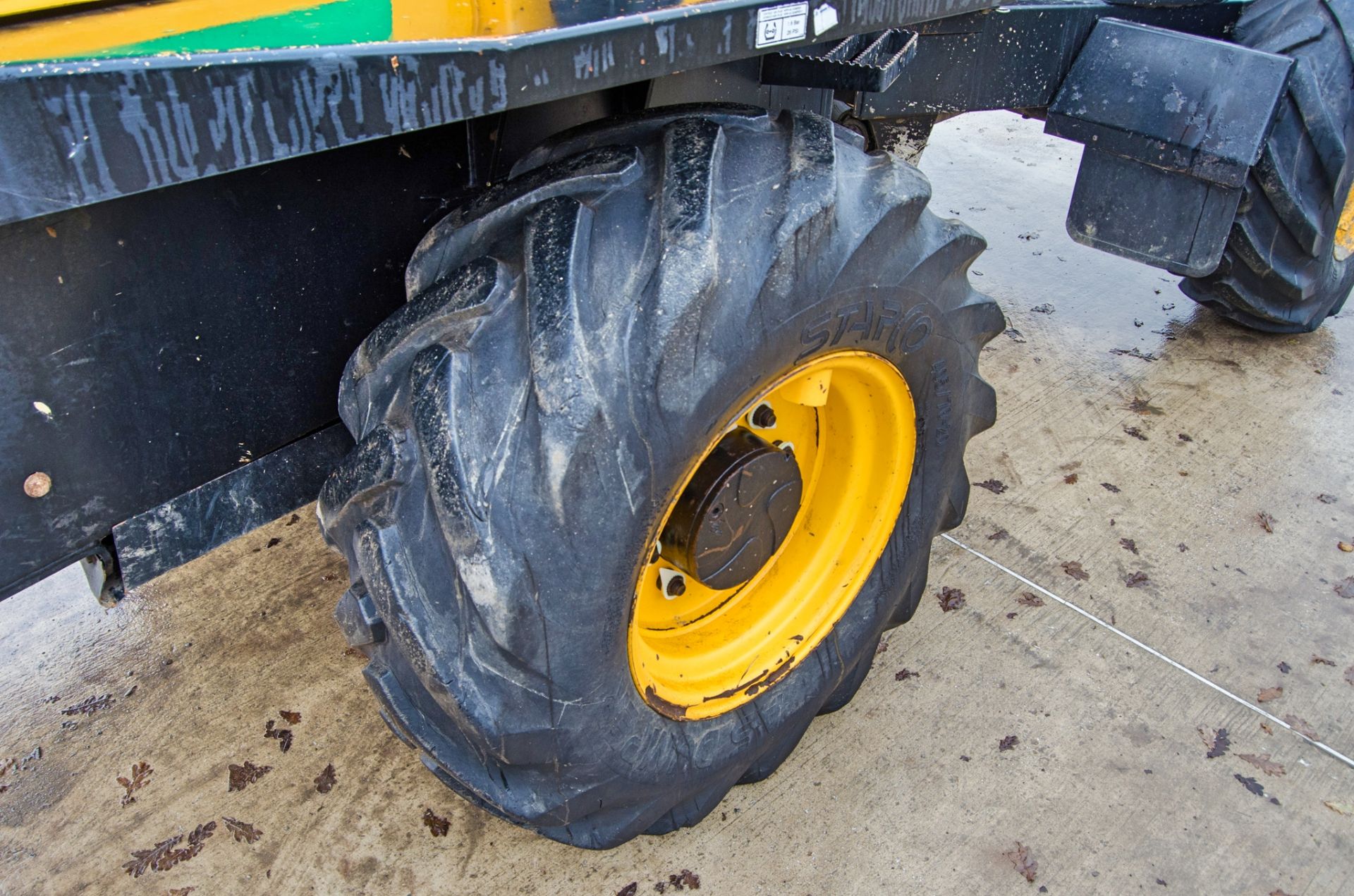 JCB 6 tonne swivel skip dumper Year: 2015 S/N: EFFRL8181 Recorded Hours: 1802 c/w V5 certificate - Image 14 of 23