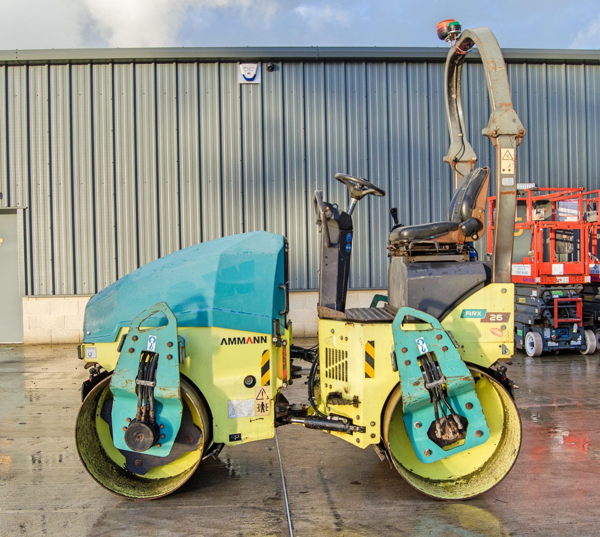 Ammann ARX26 double drum ride on roller Year: 2015 S/N: 6150026 Recorded Hours: 1351 1948 - Image 7 of 20