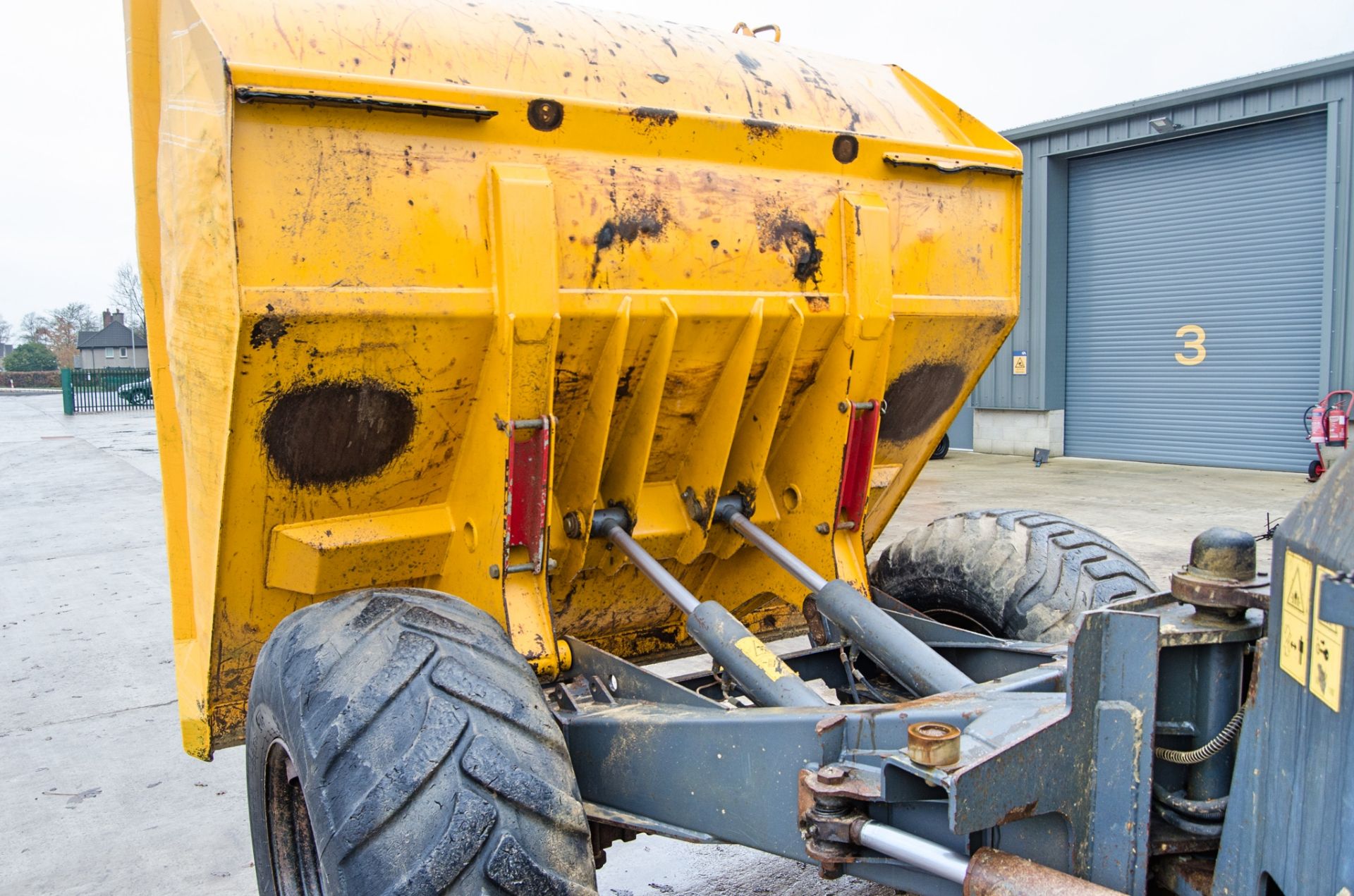 Terex TA9 9 tonne straight skip dumper Year: 2014 S/N: SLBD1DD0EE1PK4947 Recorded Hours: 598 D1718 - Image 11 of 24