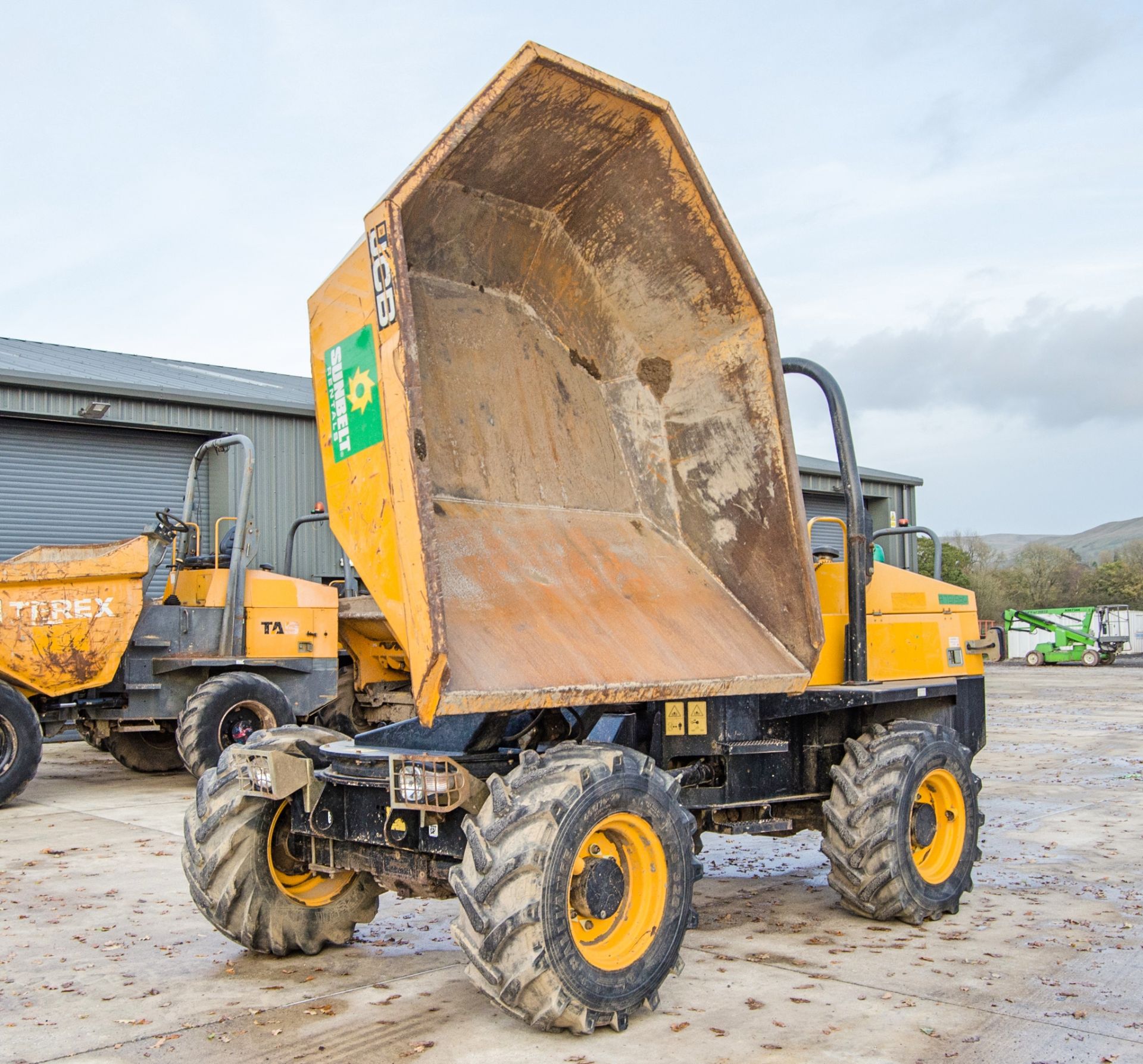 JCB 6 tonne swivel skip dumper Year: 2016 S/N: GGRL0990 Recorded Hours: 1261 A751564 - Image 7 of 21