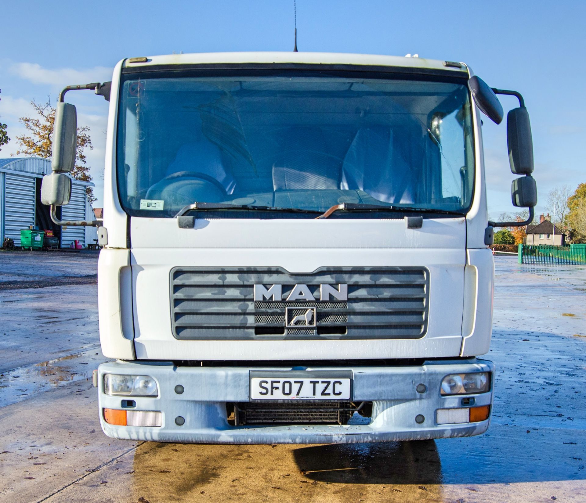 MAN 8.184 7.5 tonne beaver tail lorry Registration Number: SF07 TZC Date of Registration: 01/08/2007 - Image 5 of 25