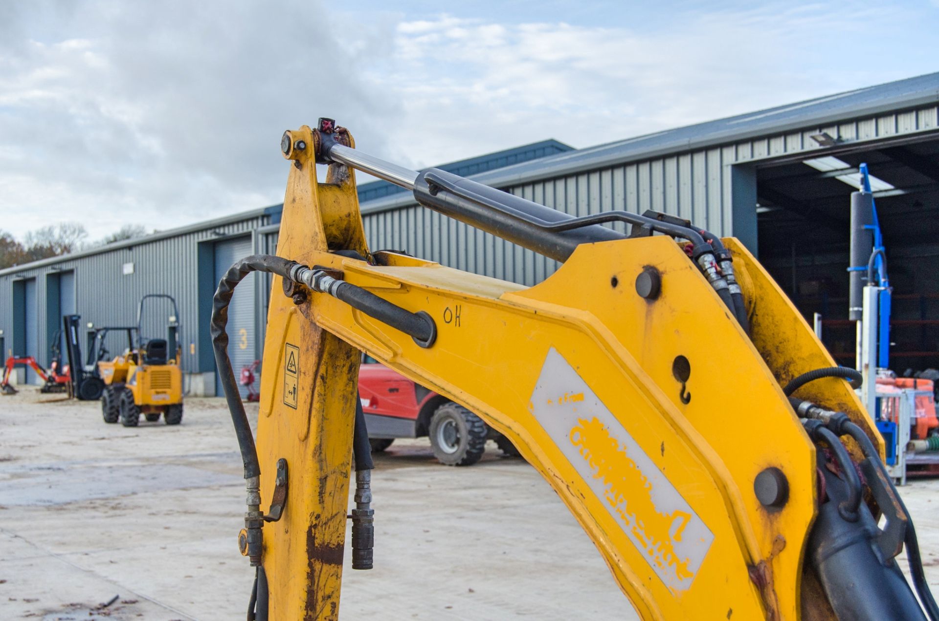 JCB 8016 1.5 tonne rubber tracked mini excavator Year: 2017 S/N: 2072019 Recorded Hours: 1796 blade, - Image 16 of 24