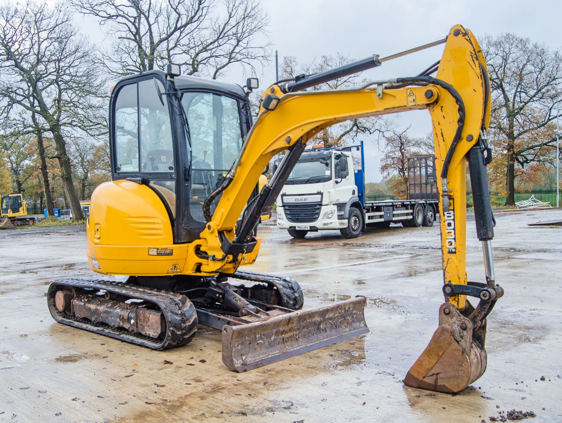 JCB 8030 ZTS 3 tonne rubber tracked mini excavator Year: 2014 S/N: 2432137 Recorded Hours: 3161 - Image 2 of 24