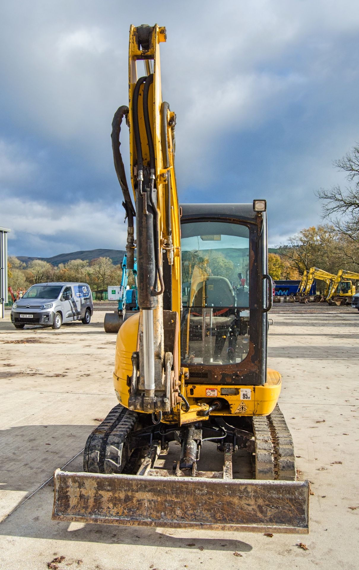 JCB 8030 ZTS 3 tonne rubber tracked mini excavator Year: 2015 S/N: 2432319 Recorded Hours: 3205 - Image 5 of 27
