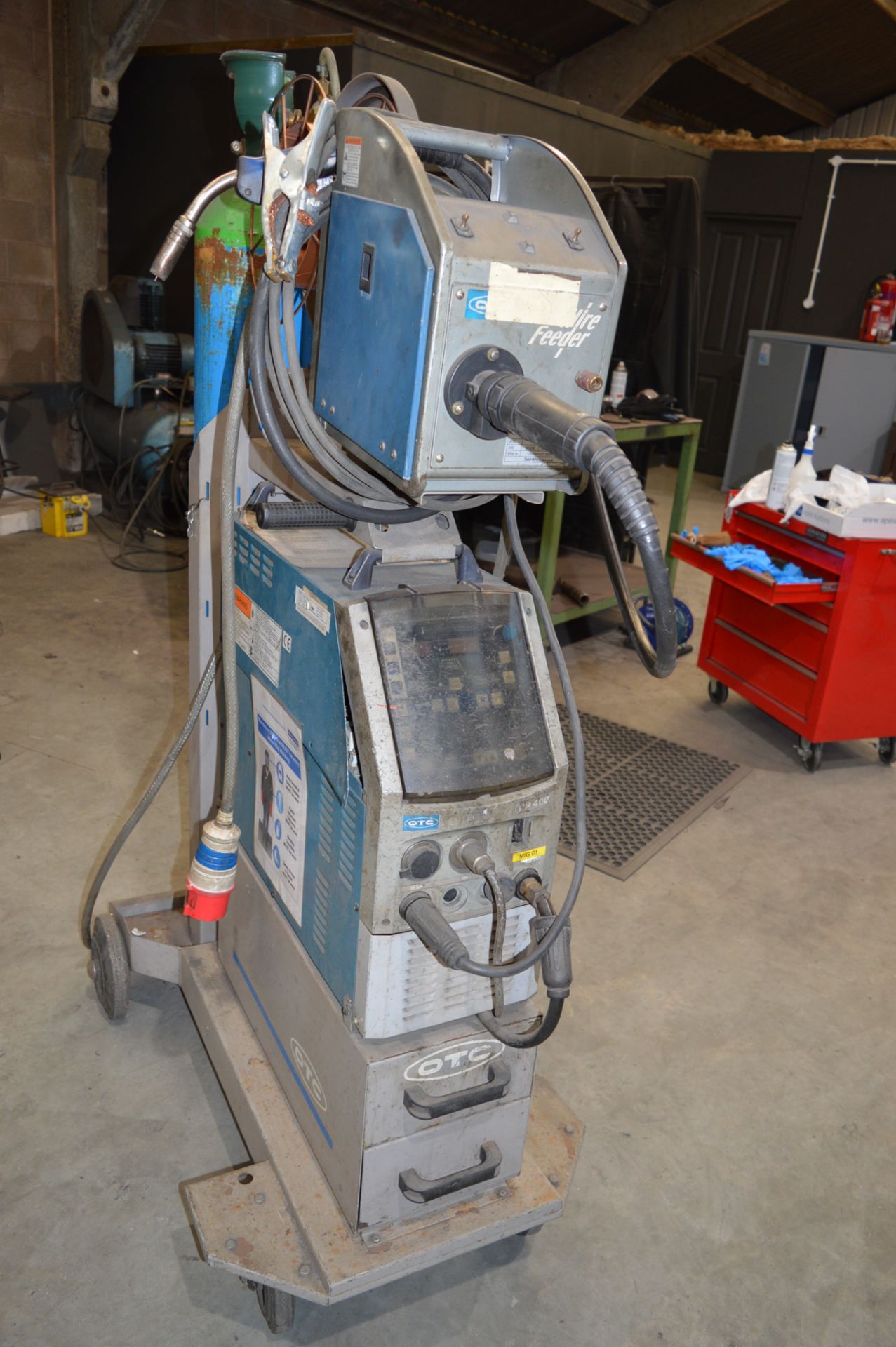OTC DP400 MIG welder Date: 2005 c/w wire feed, torch, regulator and earth cable ** Not including gas - Image 2 of 5