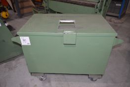 Mobile site tool box Approx. 1030mm x 630mm x 820mm high ** Not including contents **