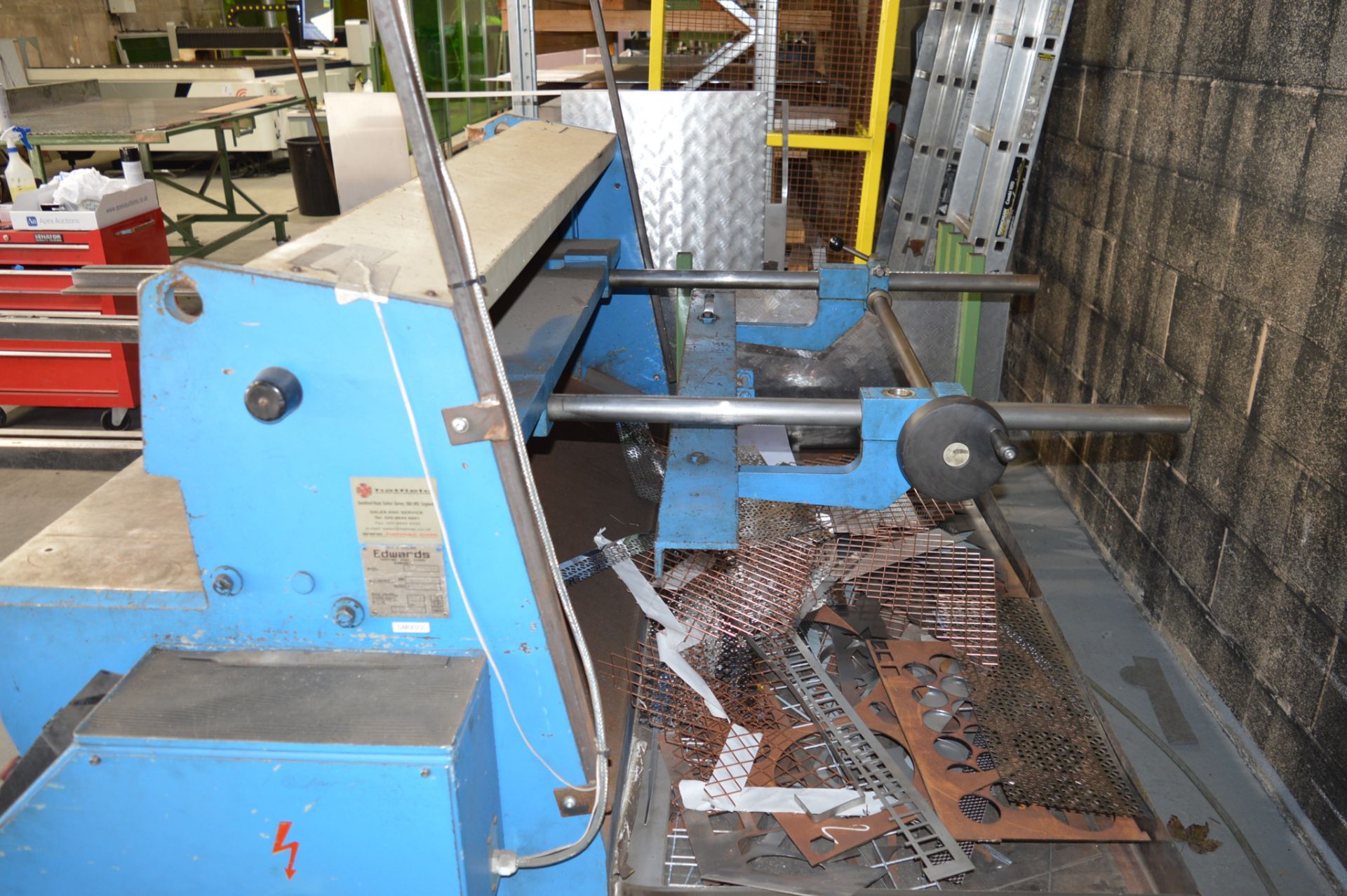 Edwards 3.25 x 1250 guillotine Capacity: 1255 x 3.25mm M/C no: 77C/46716 c/w backstop - Image 3 of 5