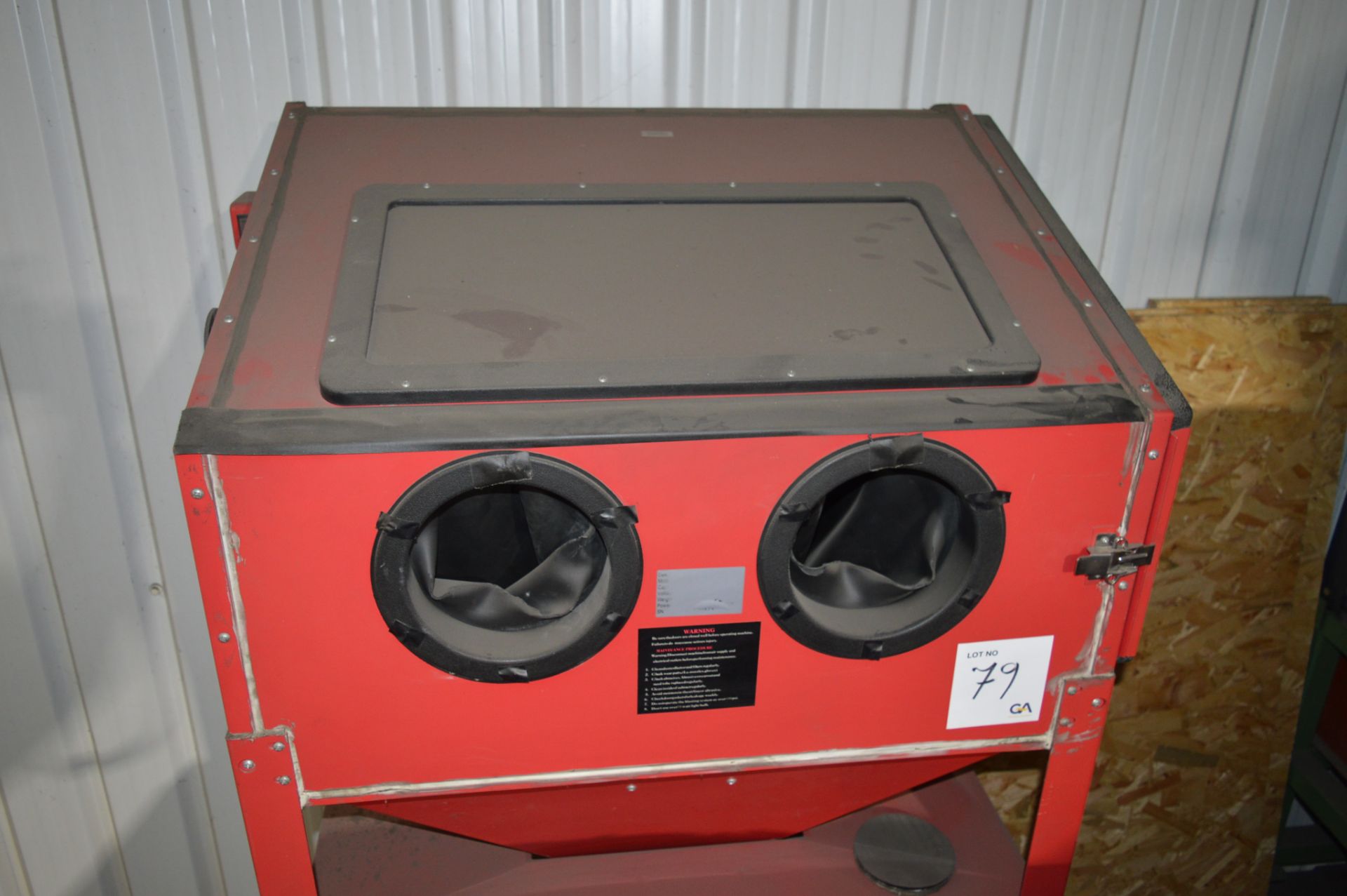 Pneumatic shot blast cabinet Approx. 900mm wide - Image 2 of 2