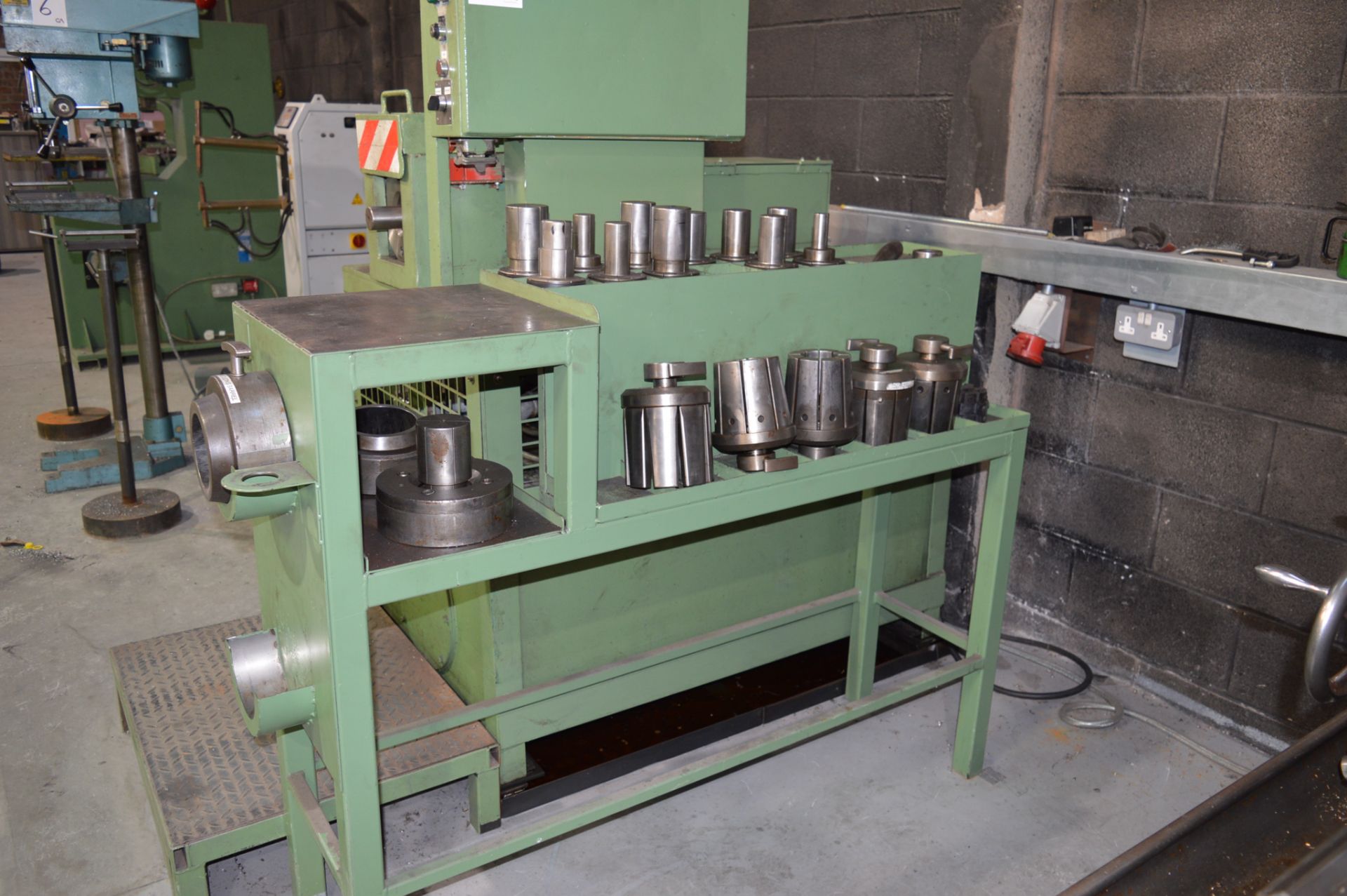 Hydraulic tube end forming machine c/w quantity of formers - Image 5 of 5