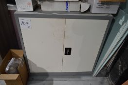 Double door cabinet Approx. 900mm x 450mm x 900mm high ** Not including contents **